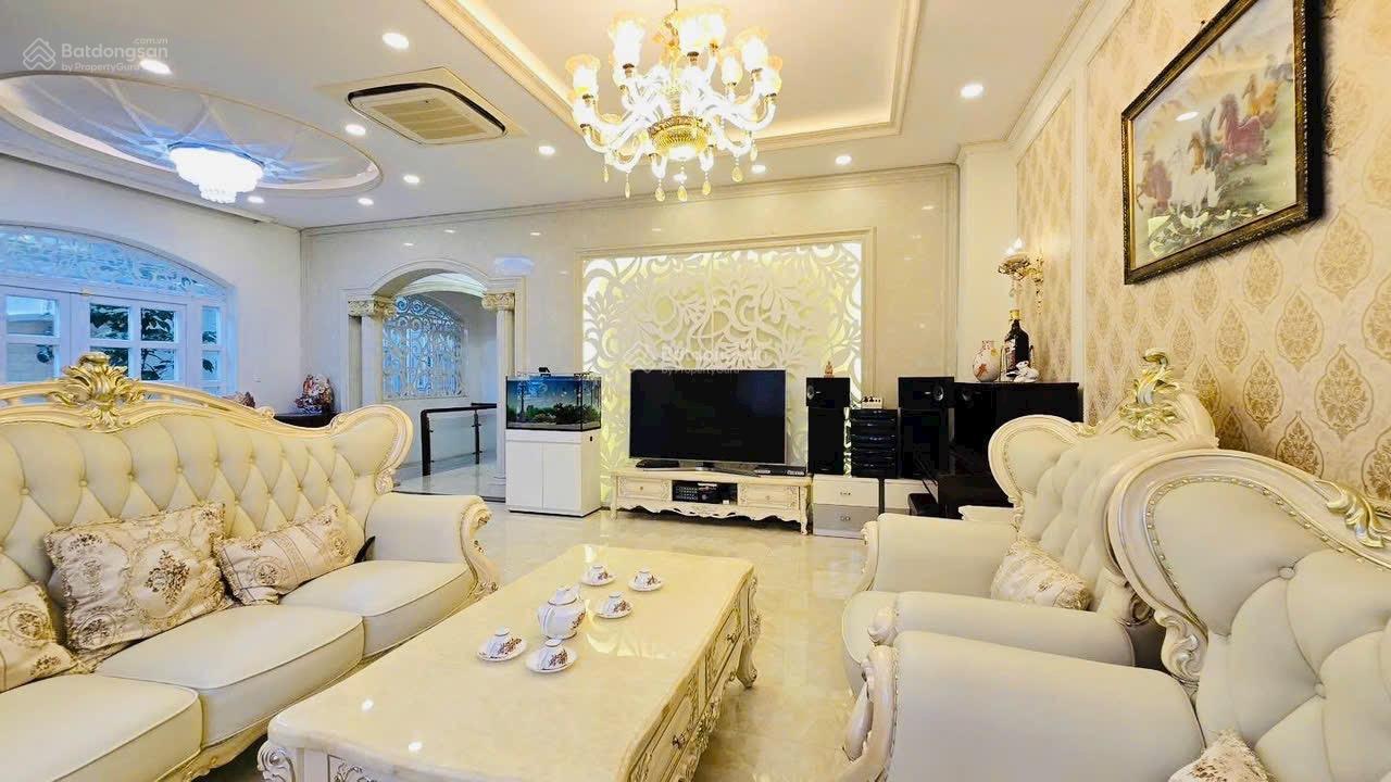 BIỆT THỰ CITYLAND QUẬN 7.DT đất: 10 22m = 220m 3 lâu thang máy giá 53 tỷ