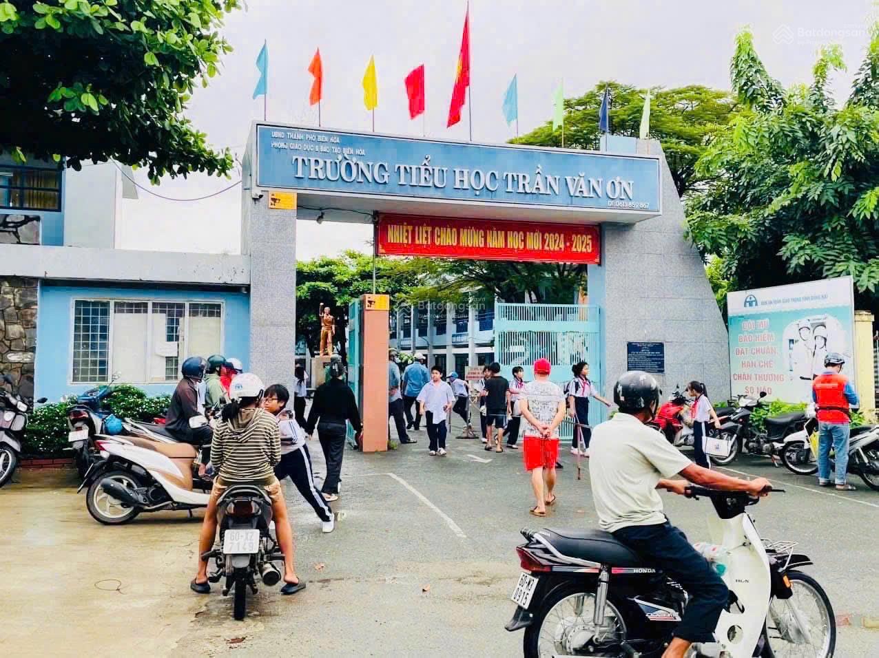 Chủ gửi bán lô đất SHR Phường Biên Hoà (Bửu Hoà cũ). DT: 4x19,6=79m2. Giá: 1tỷ750 bớt lộc