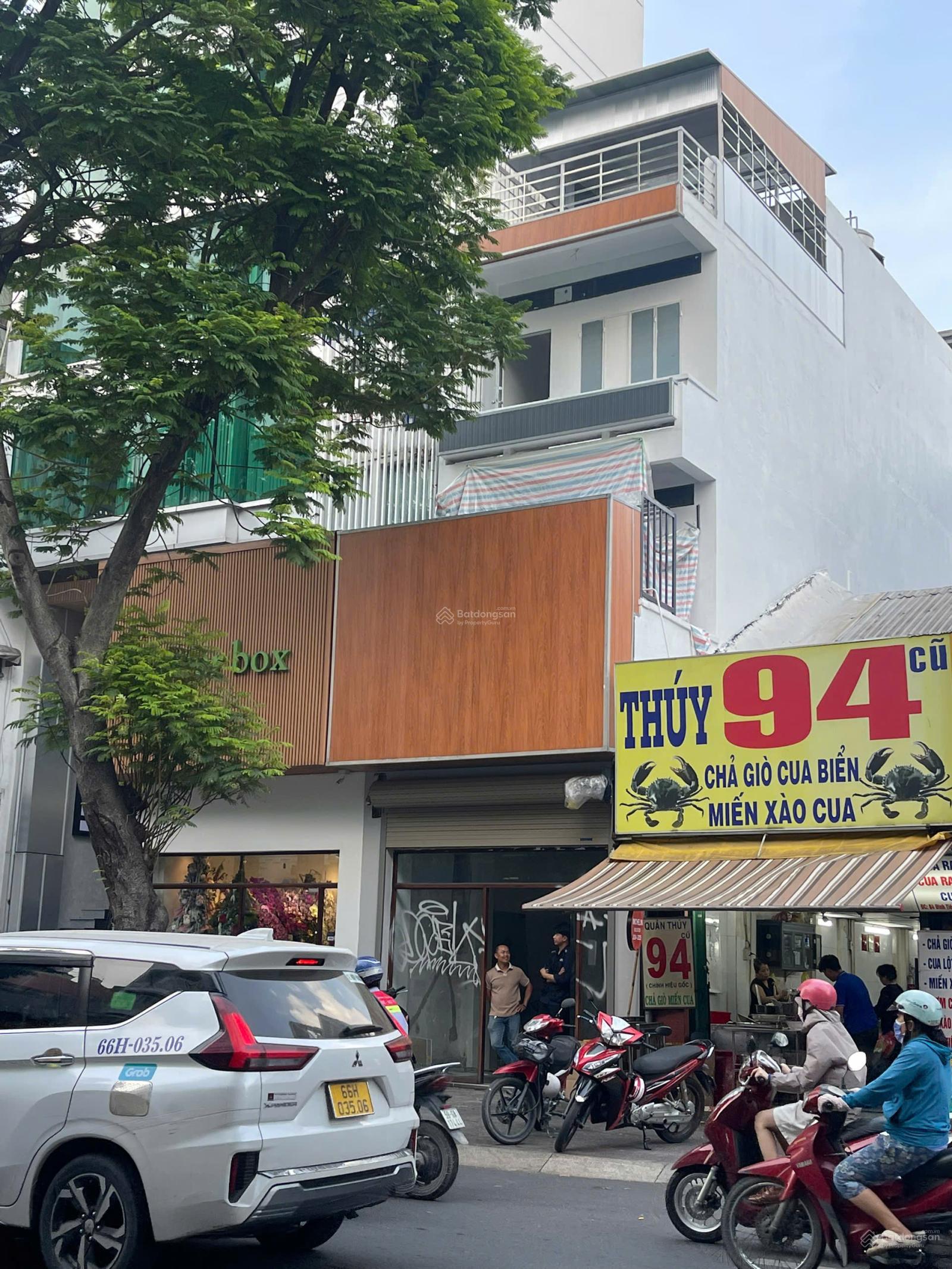 Mặt tiền Đinh Tiên Hoàng 4x18m, nhà trệt 3 lầu ST giá 23.8 tỷ TL