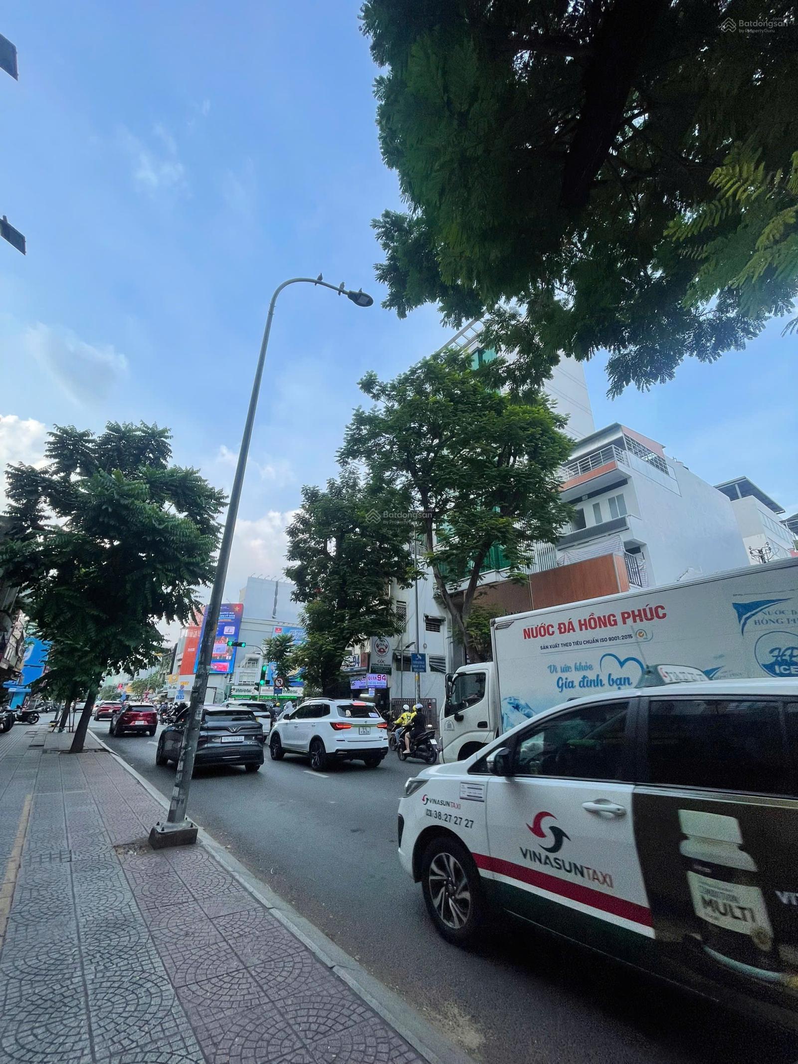 Mặt tiền Đinh Tiên Hoàng 4x18m, nhà trệt 3 lầu ST giá 23.8 tỷ TL