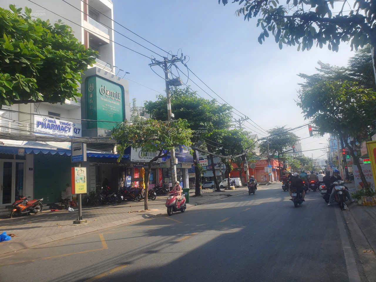 Bán nhà 4 tầng MT đường Lâm Văn bền kinh doanh đông..Giá 18ty TL