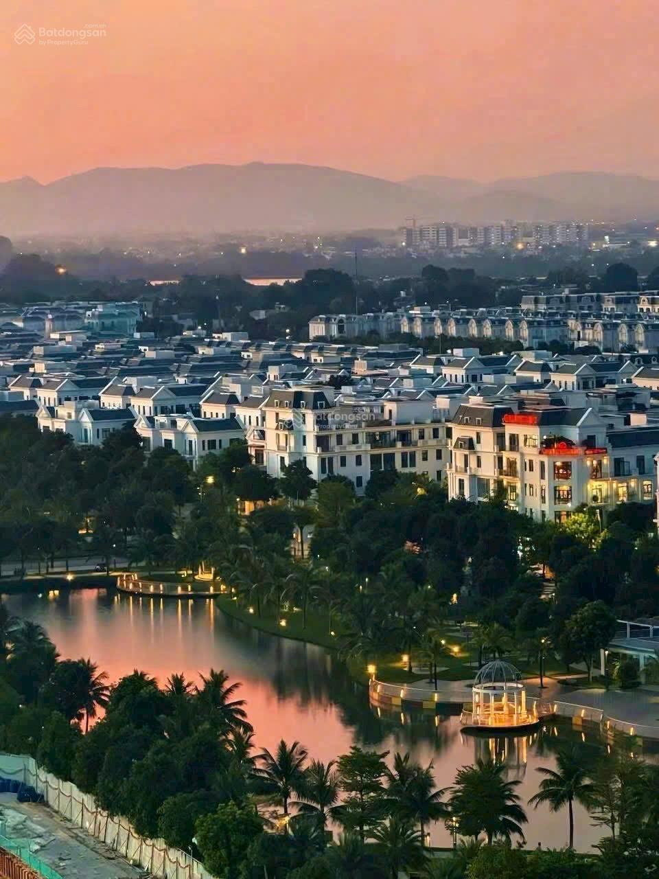 Bán căn 2 ngủ cộng tầng 10 hướng Đông nam The k park Avenue giá tốt lh 0973 969 ***