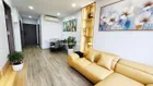 Bán căn hộ 2 ngủ đầy đủ nội thất tầng trung nhà mới giá chỉ ngoài 3 tỷ