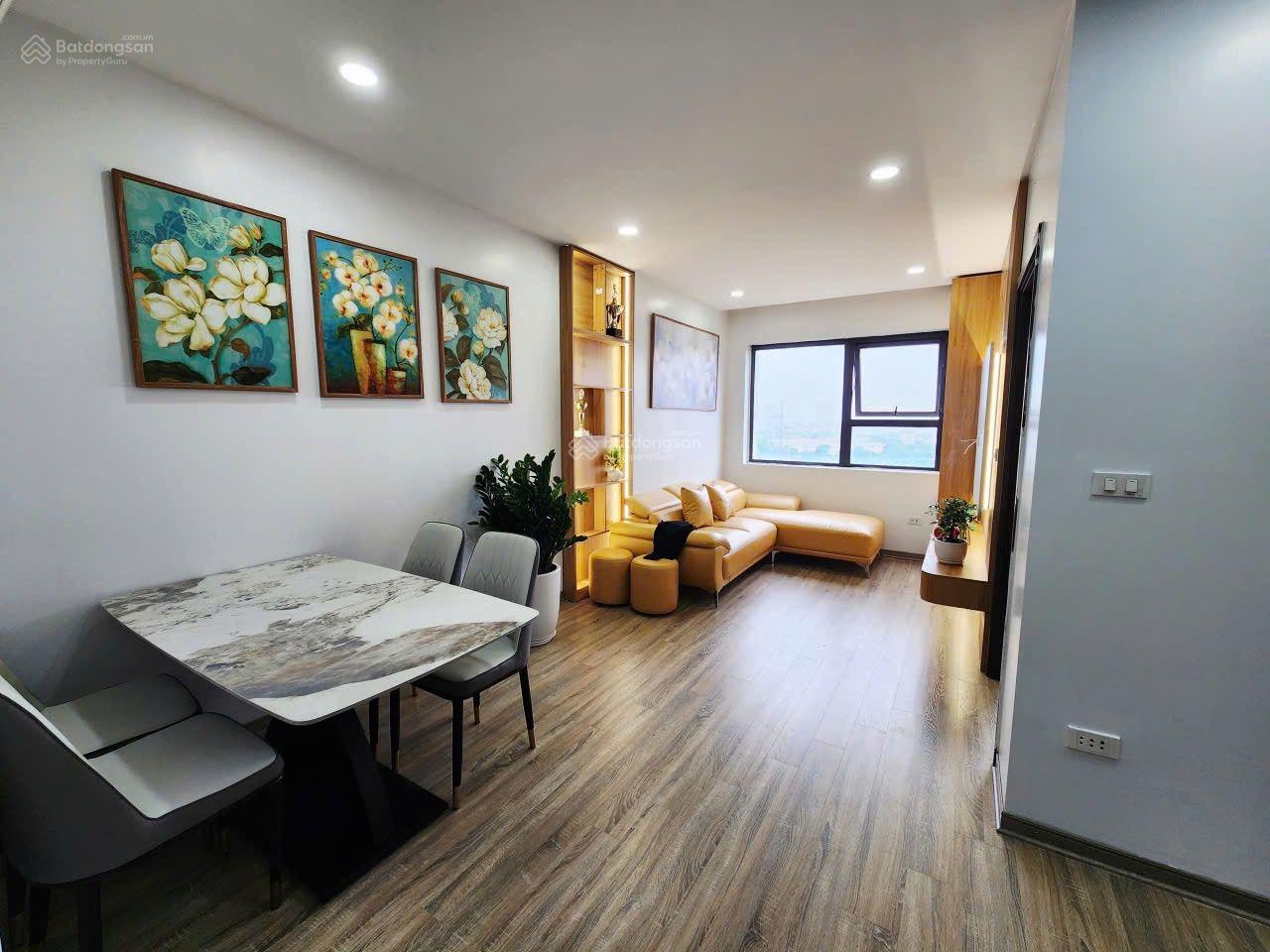 Bán căn hộ 2 ngủ đầy đủ nội thất tầng trung nhà mới giá chỉ ngoài 3 tỷ