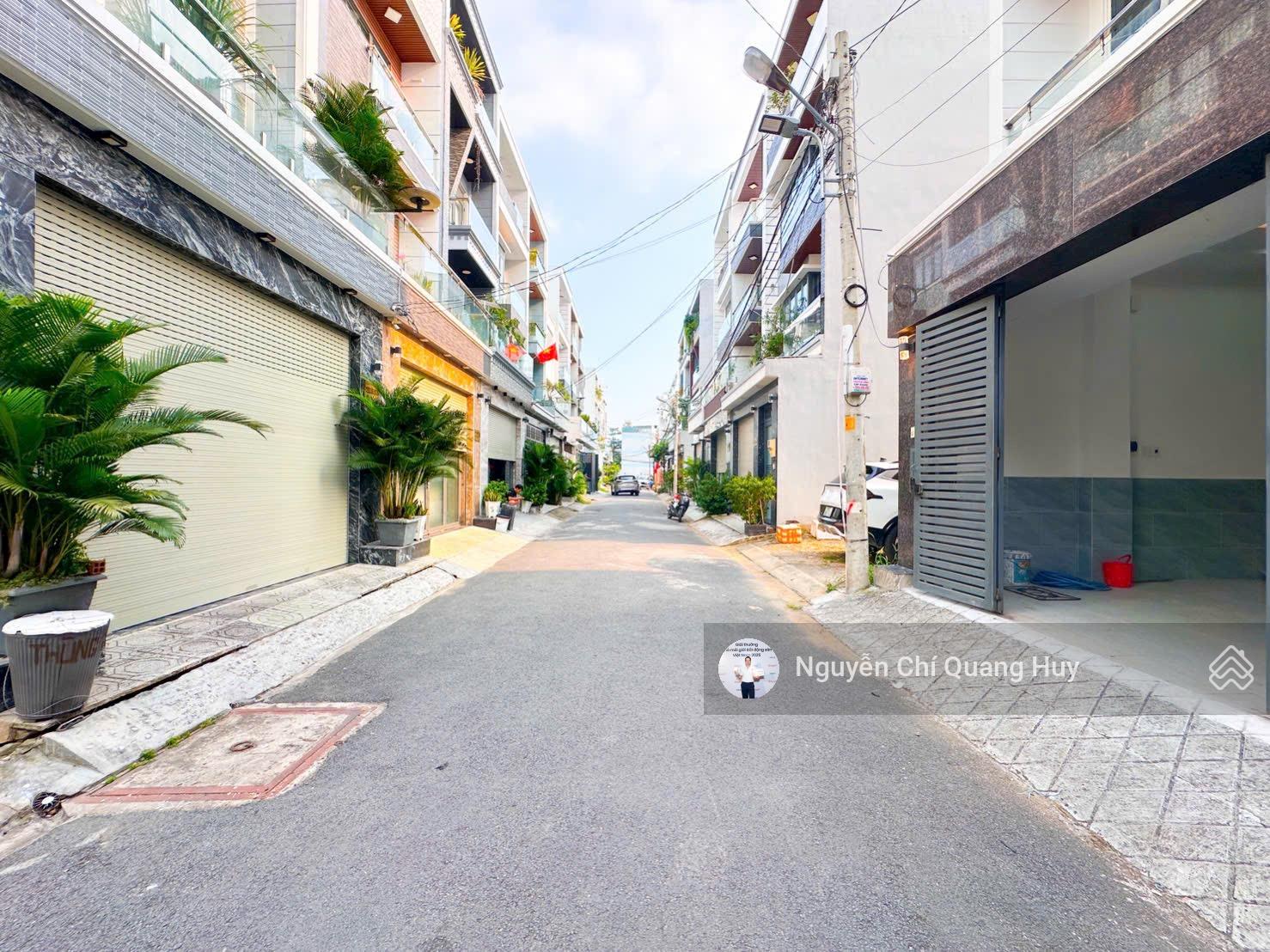 Nhà phố hiện đại - KDC dân trí cao - đường rộng 8m Huỳnh Tấn Phát - 5m x 16m sổ hồng Giá 8,5 tỷ