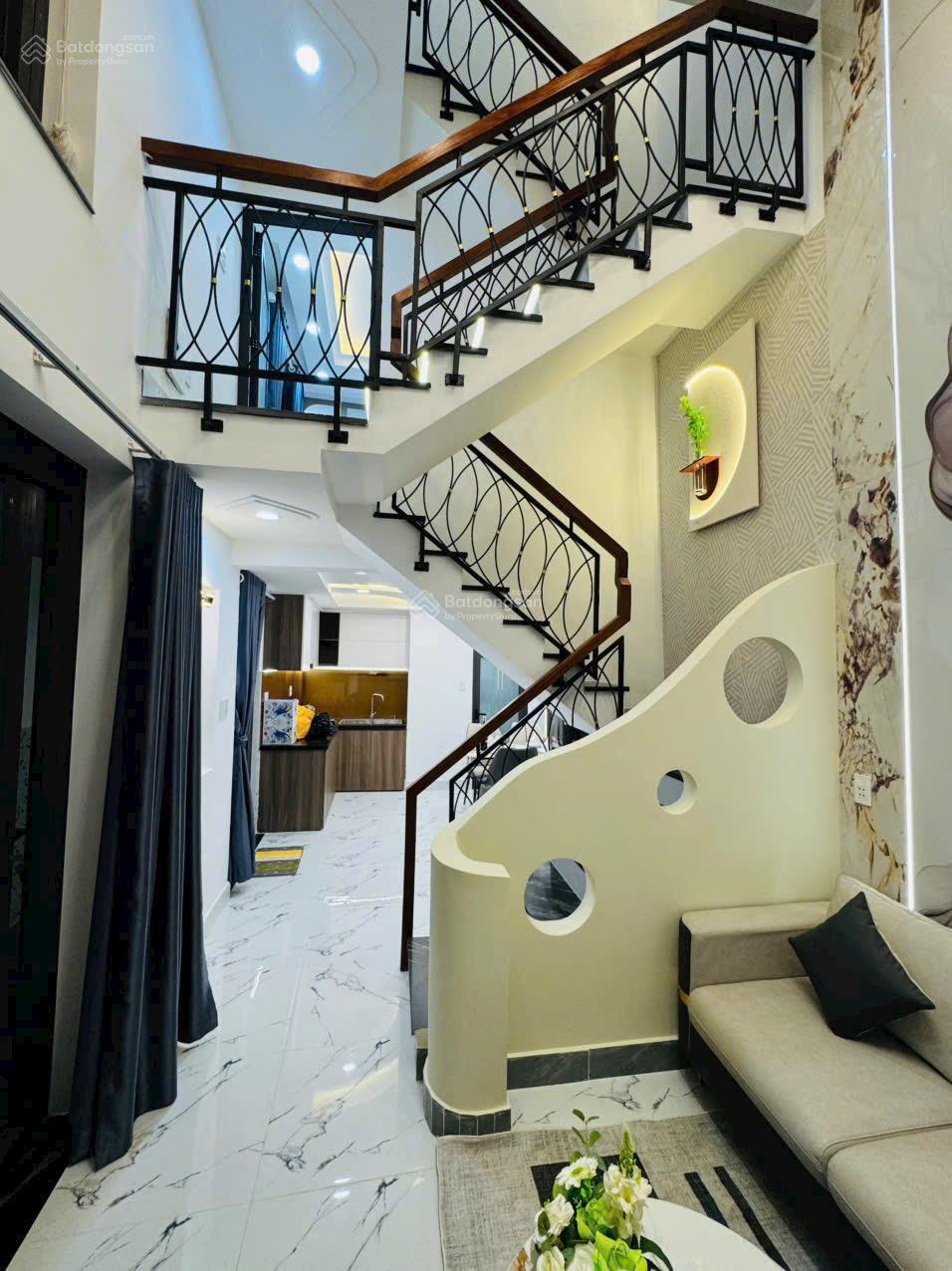 Bán nhà mặt tiền Lê Đại Hành, vị trí đẹp nhất đường ngay Parkson khu đẹp nhất Q11