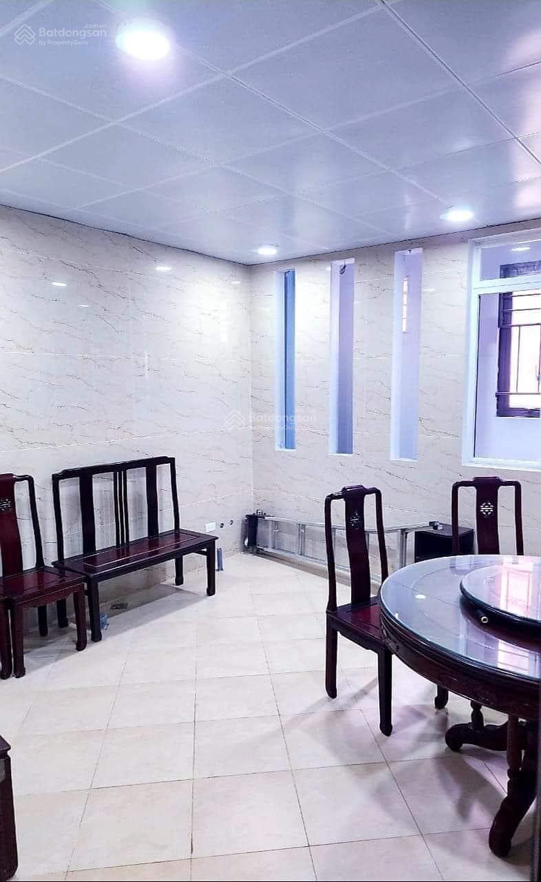 Cho thuê nhà tập tầng 1 ngõ Thịnh Hào 1 phố Tôn Đức Thắng 60m,2 ngủ, WC khép kín giá 7 triệu/tháng. Cho thuê nhà tập tầng 1 ngõ Thịnh Hào 1 phố Tôn Đức Thắng 60m,2 ngủ, WC khép kín giá 7 triệu/tháng.