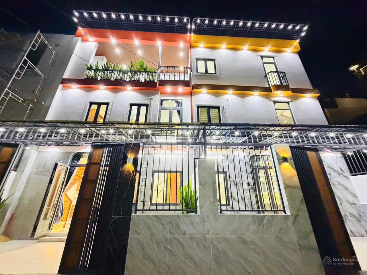 Nhà 2 lầu DT khủng 7m x 10m - Hẻm thông 6m ngay chợ Minh Phát - Full nội thất cao cấp. Gần Gò Vấp Nhà 2 lầu DT khủng 7m x 10m - Hẻm thông 6m ngay chợ Minh Phát - Full nội thất cao cấp. Gần Gò Vấp