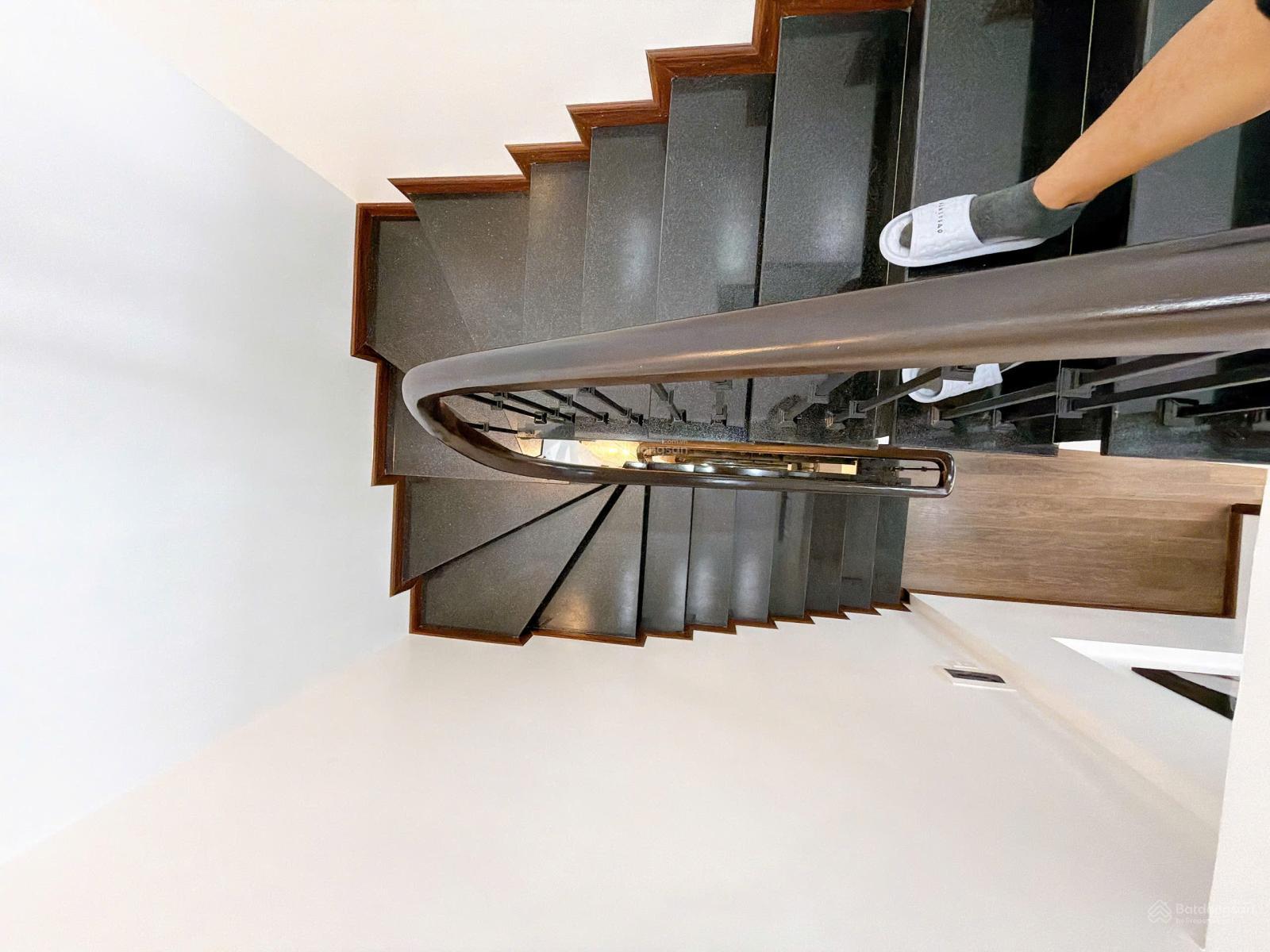 NHÀ DÂN XÂY Ở NGAY, NGÕ Ô TÔ TRÁNH, 40M2X4T, LÔ GÓC, Ô TÔ ĐỖ TRƯỚCNHÀ K MẤT PHÍ GỬI, 8.25 TỶ