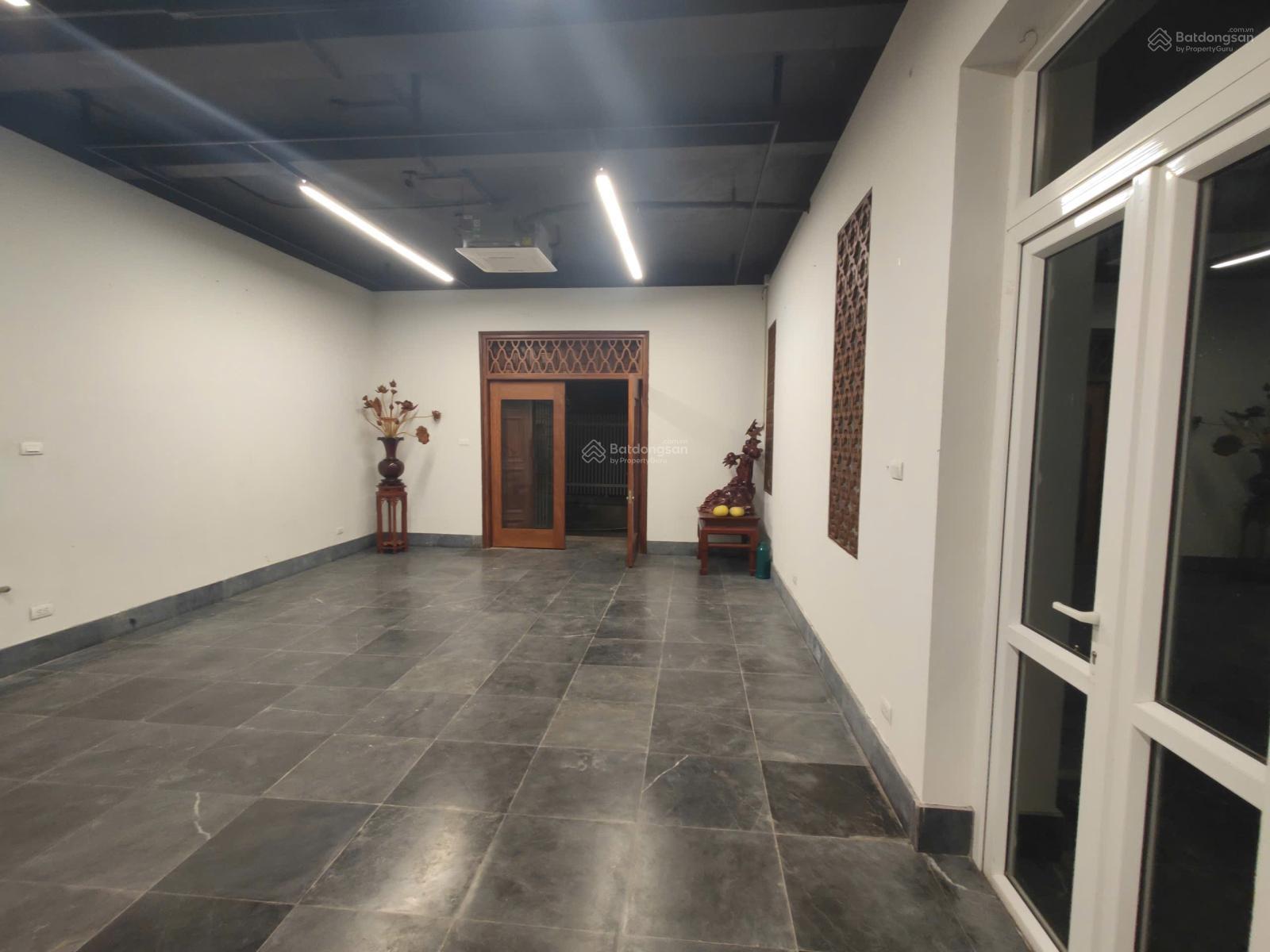 Cho thuê BT NGUYỄN VĂN LỘC - HÀ ĐÔNG, 250m2 đất, XD:120m2 x 4 Tầng, MT: 10m. Chia phòng, Đủ ĐH, NL.