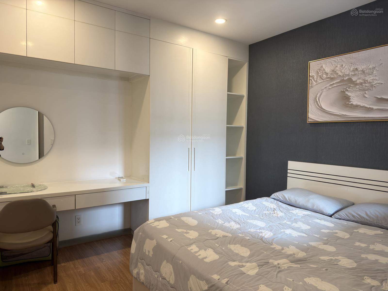 Bán CC 2PN full nội thất, 81m2, giá siêu hời 8,6 tỷ tại Bến Vân Đồn, Q4, HCM