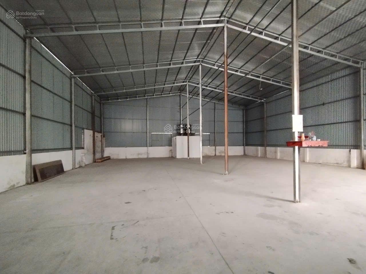 Cho thuê kho đường 21B, Thanh Mai, Thanh Oai, HN. DT 400m, cao 8m, xe 20 tấn đỗ cửa. Giá 15tr/th