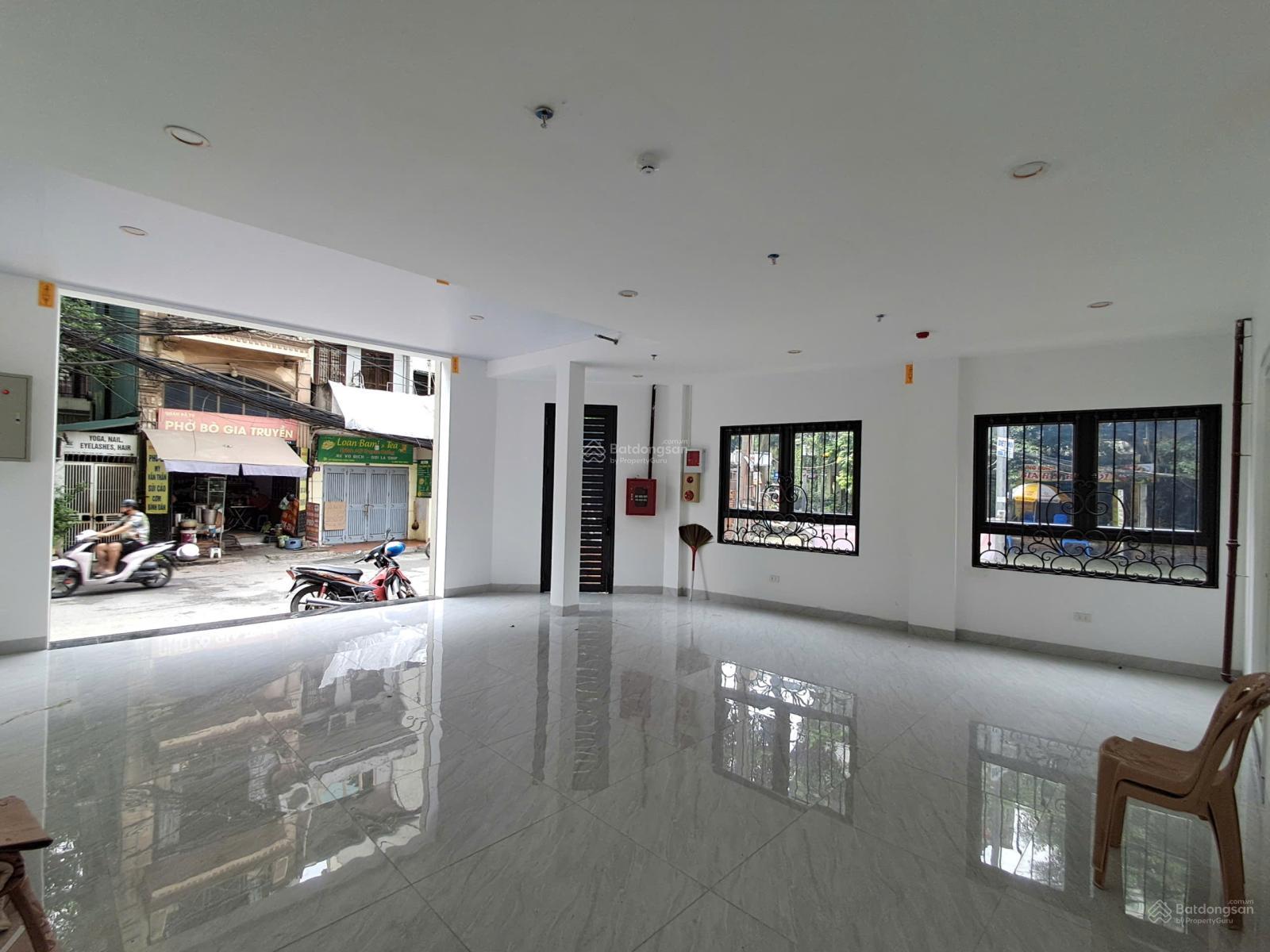 Cho thuê nhà đường Định Công, Hoàng Mai. DT 90m2, 8 tầng, có thang máy, căn góc 2 mặt tiền. 65tr/th