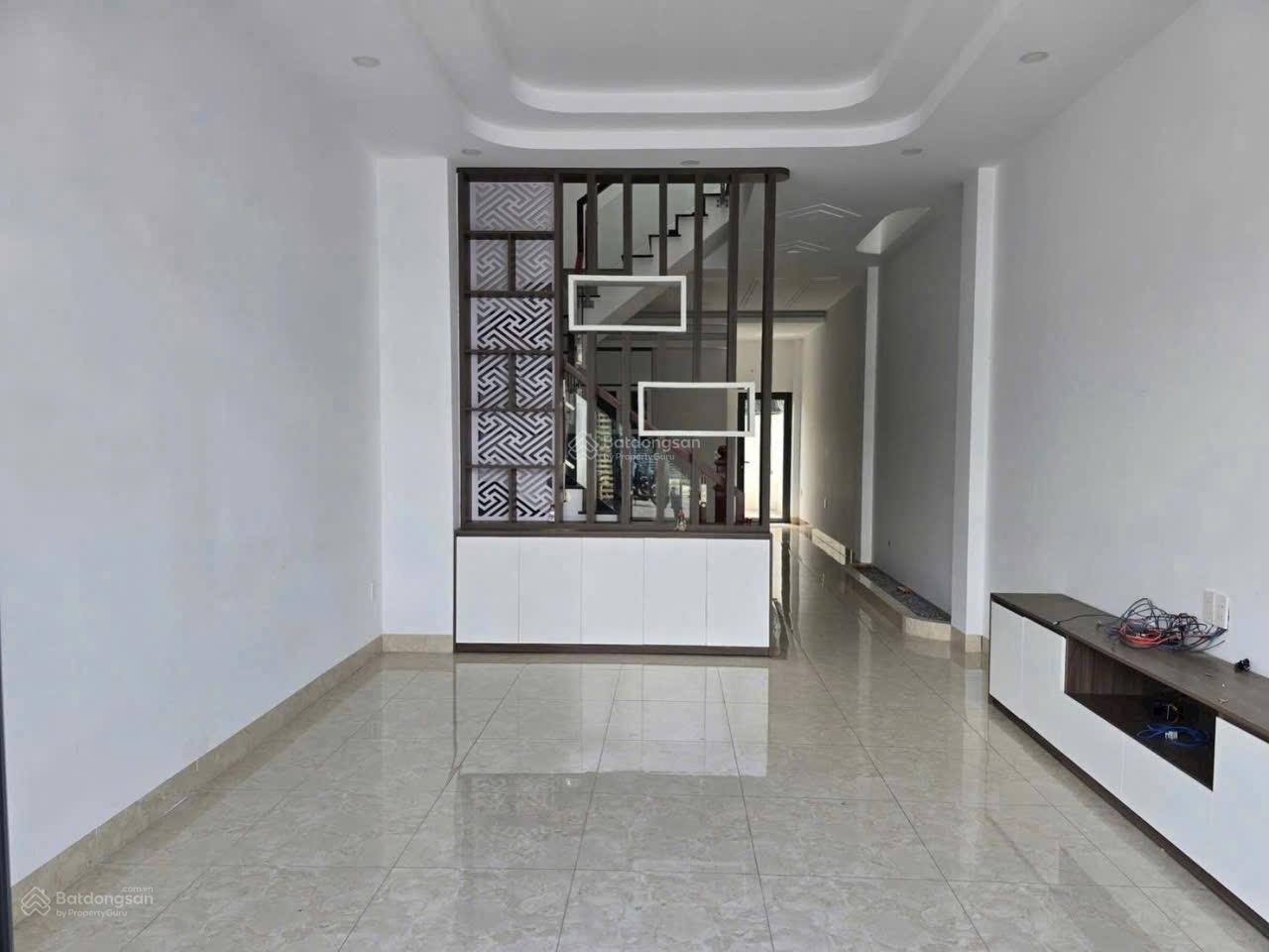 Nhà Phú Mỹ giảm giá chỉ còn 4 tỷ 300 triệu! Nhà đã hoàn công vị trí trung tâm Thủ Dầu Một