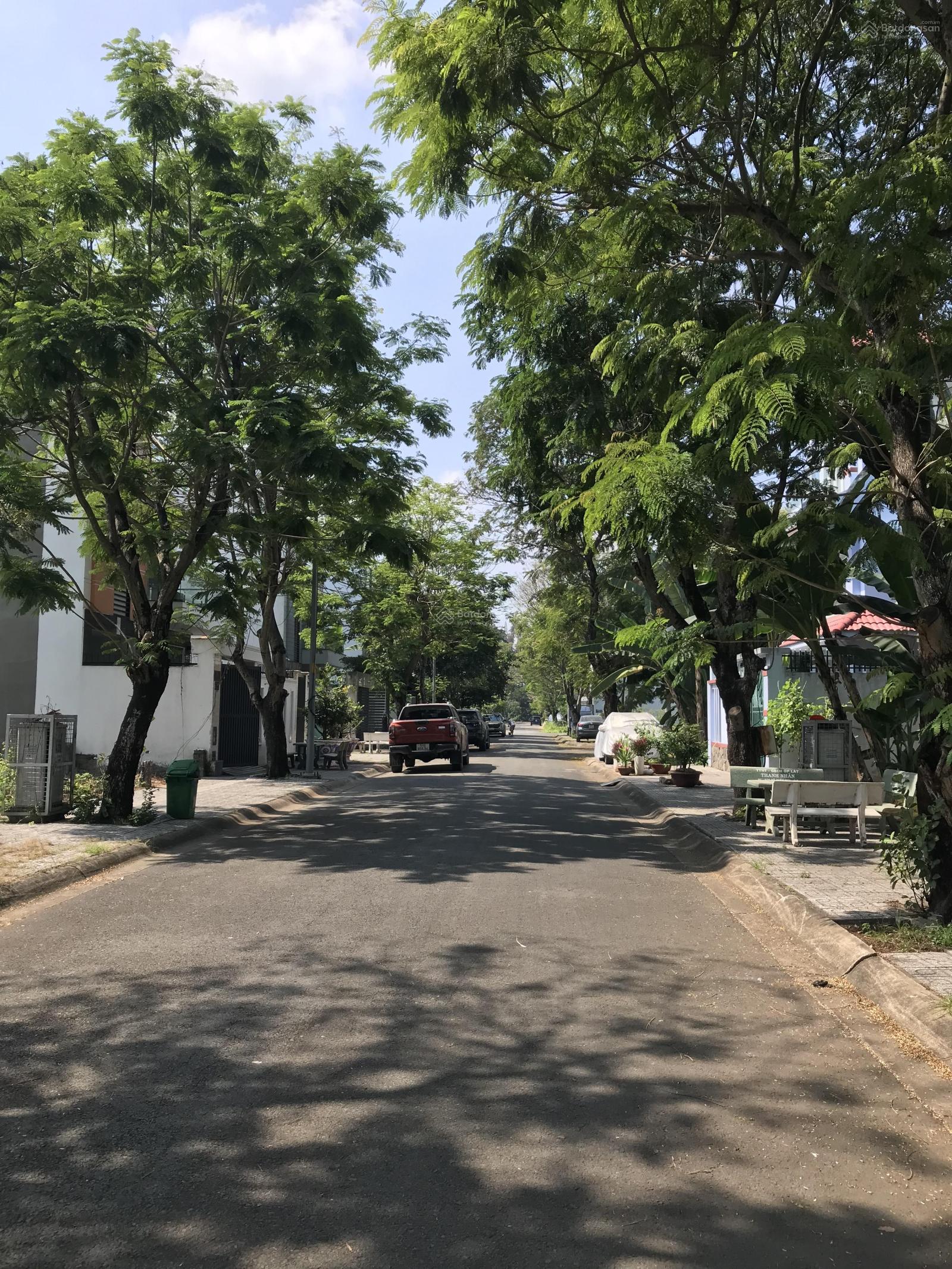 Đất biệt thự Liên Phường, Q9, 175m2, ngang 10 m. 13.125 tỷ.