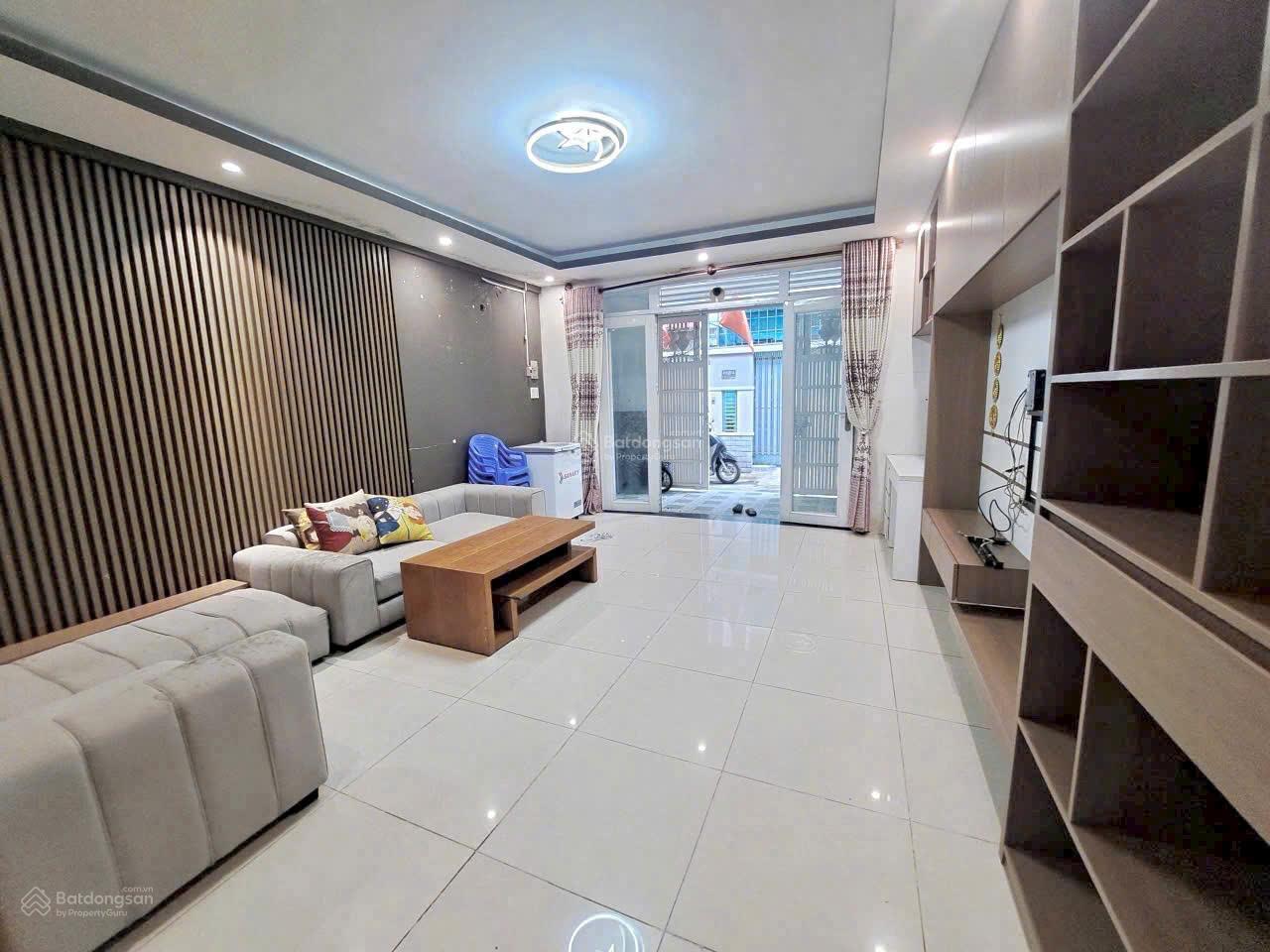 Chỉ 13 tỷ TL, có nhà HXH nhựa 6m cực đẹp Lê Văn Sỹ, quận 3, ngang 4,1m, nở hậu, 5 tầng, vào ở ngay!