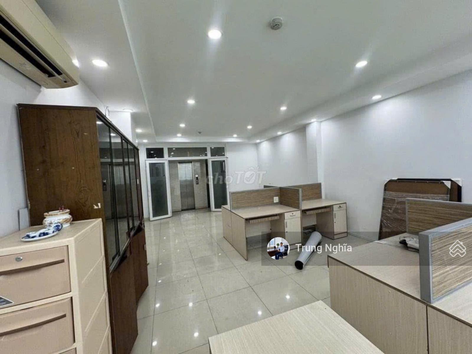 Nhà đường Phan Xích Long diện tích: 5x20m, trệt 3 lầu cho thuê