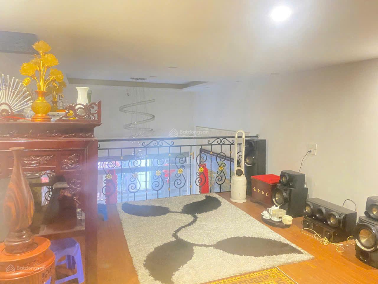 Bán nhà ngõ 129 Nguyễn Trãi, Thanh Xuân, ô tô đỗ 5m, dt 32/35m2, 3T, 3 ngủ, sđcc, giá 8,4 tỷ có TL