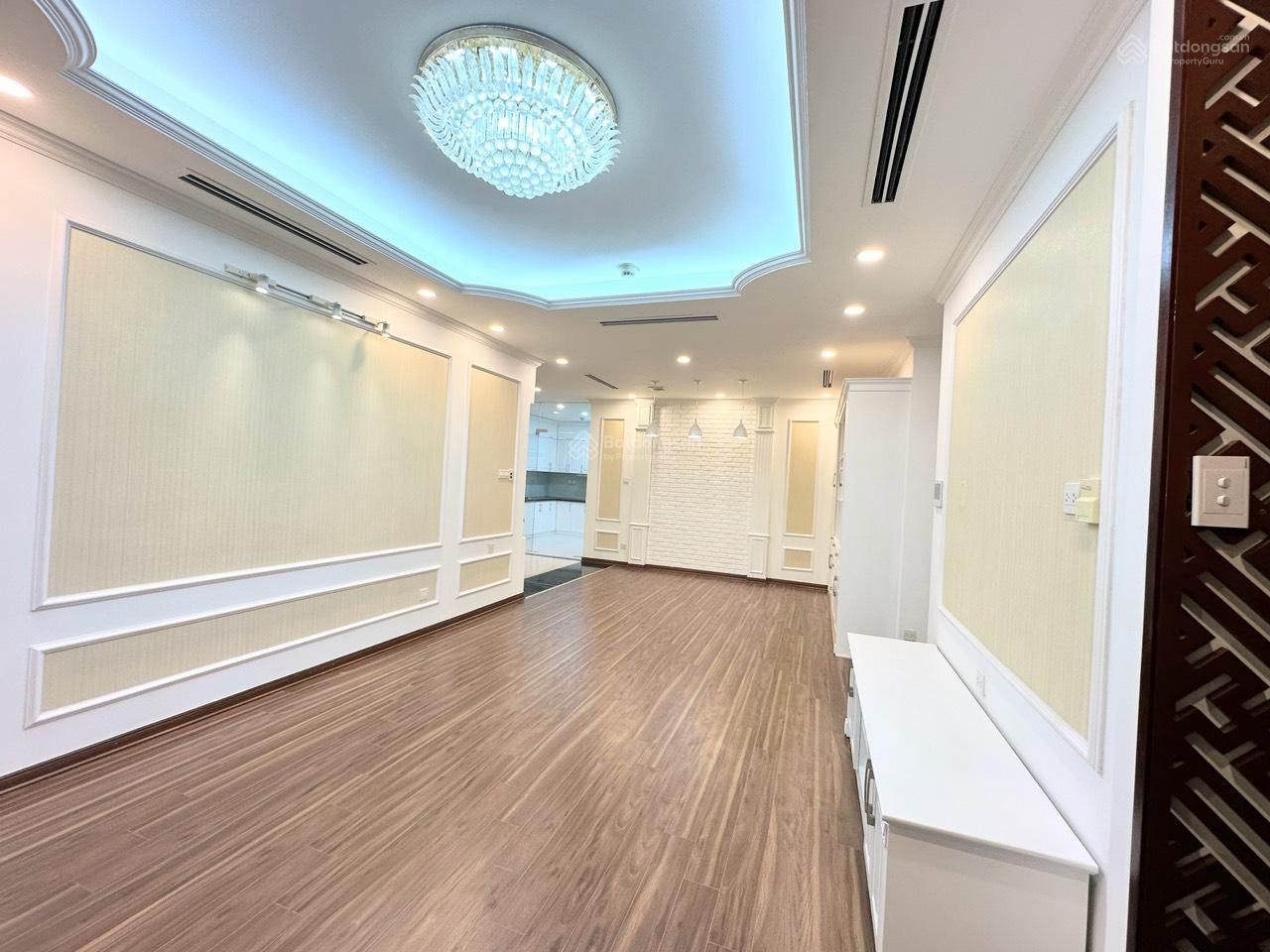 Bán gấp căn hộ chung cư cao cấp Golden Palace Mễ Trì 3pn 2wc DT: 85m2, giá 7 tỷ. LH: 0917 495 ***