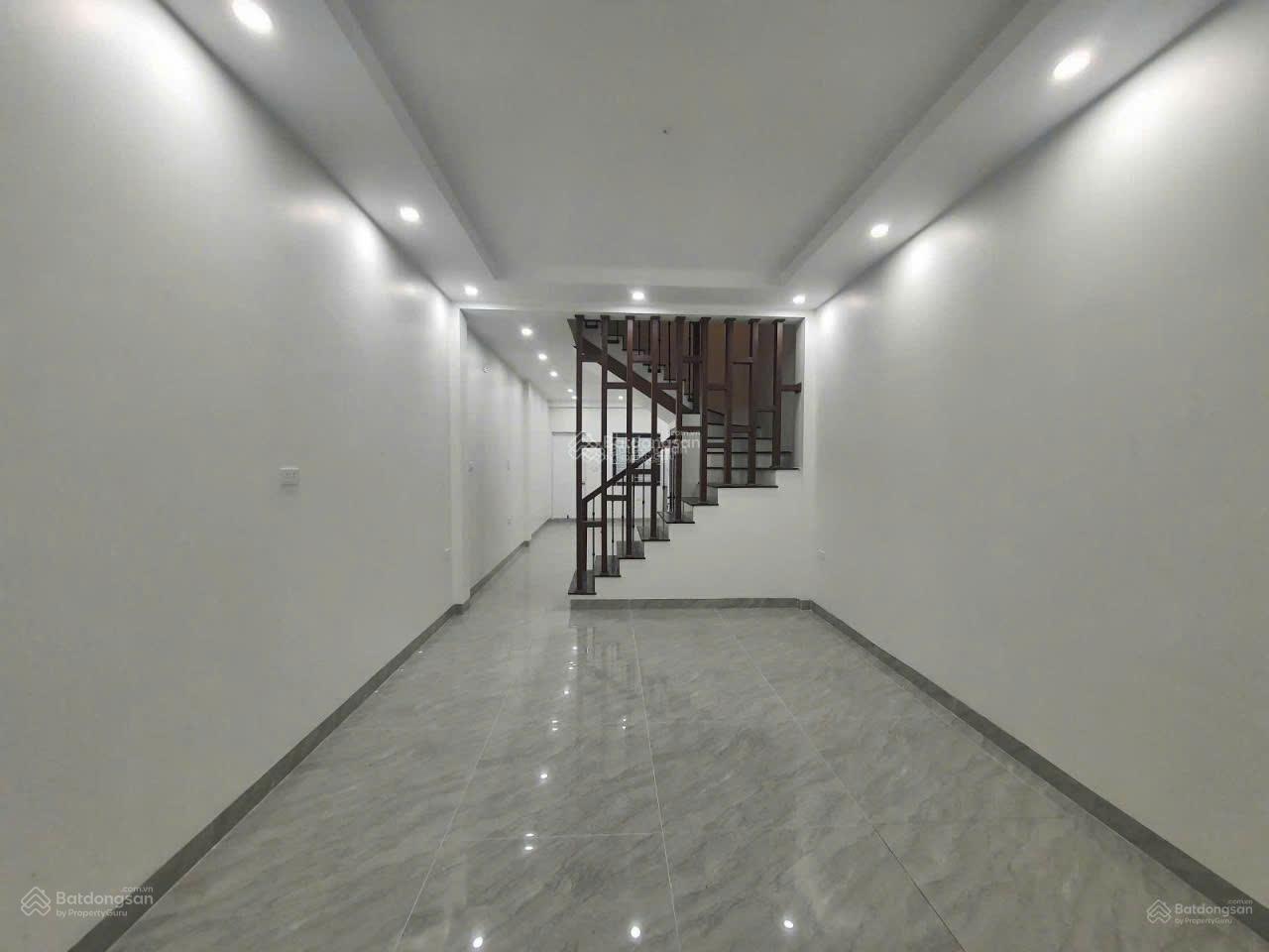 CHÍNH CHỦ CHO THUÊ NHÀ VIEW HỒ HOÀNG CẦU, ĐẶNG TIẾN ĐÔNG, 80M X 5 TẦNG, OTO ĐỖ CỬA, NHÀ THOÁNG 25TR