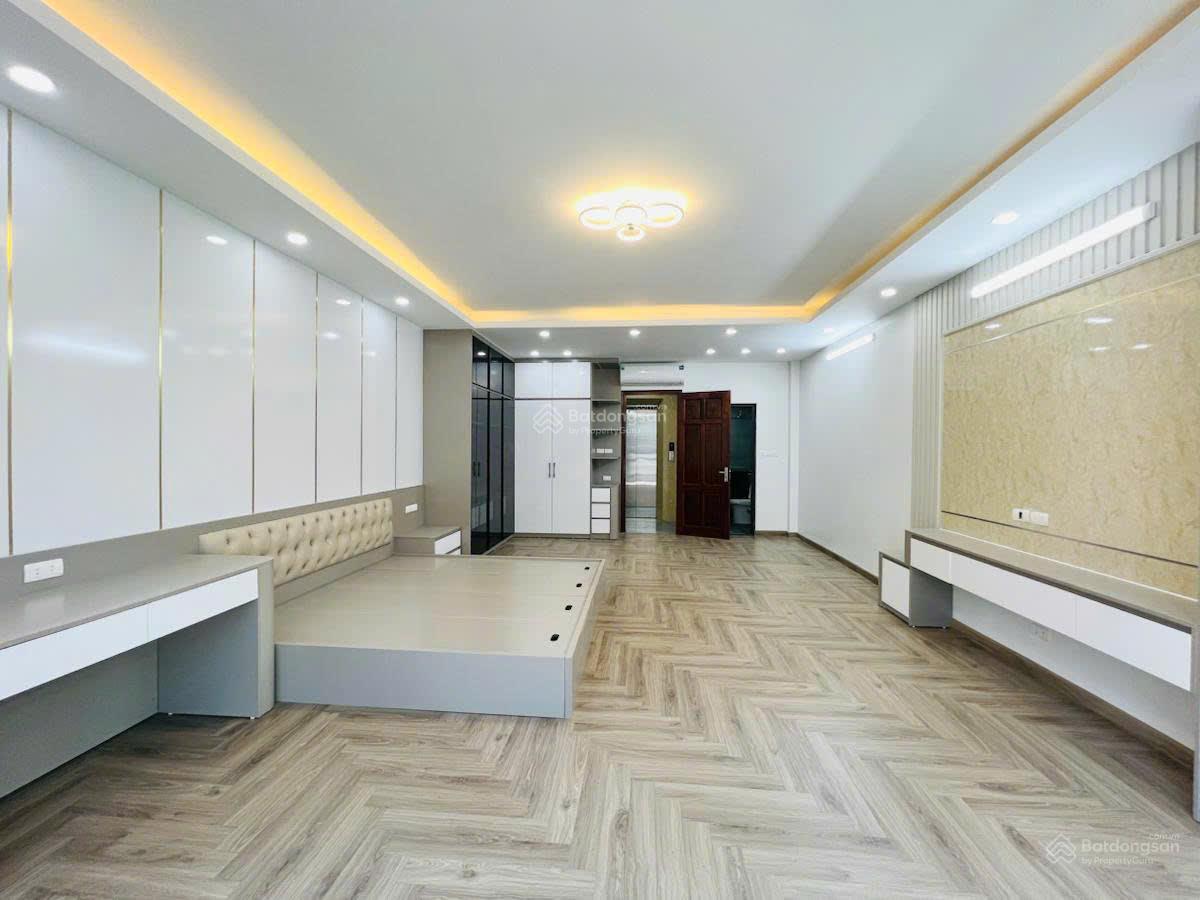 Cực Sốc! Bán nhà K ĐT Mỗ Lao, Dt 60m, 5T thang máy, nhà đẹp, vỉa hè, ô tô tránh, giá 18,2 tỷ.