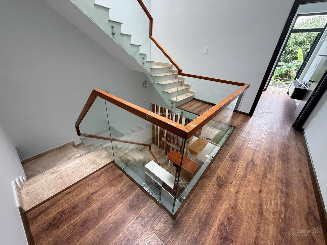 Cho thuê nhà 3 tầng full nội thất đường Nước Mặn 2 khu Nam Việt Á gần sông Hàn trung tâm giá tốt