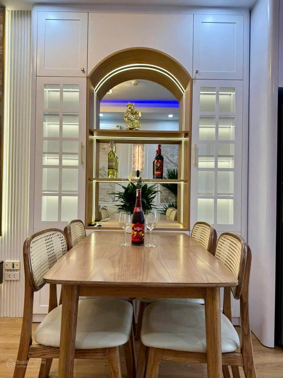 Bán căn hộ chung cư 30T Nam Trung Yên, 6,2 tỷ, 60m2, chỉ với uy tín