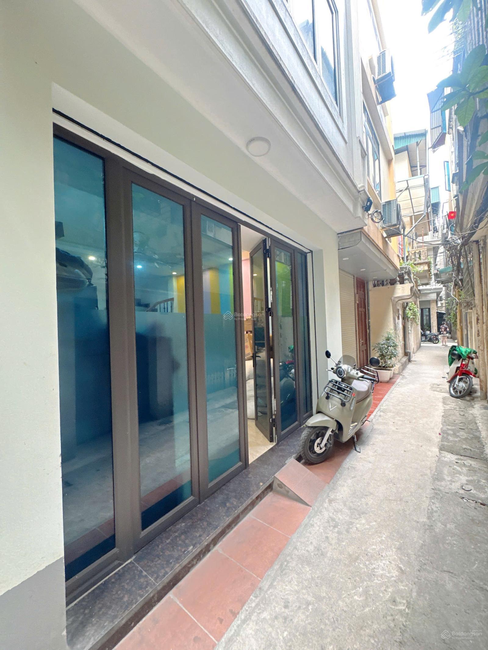 Chính chủ bán nhà Tân Ấp, Phúc Xá, Ba Đình. DT 31m2, nhà mới, 5 tầng, mặt tiền 4.7m