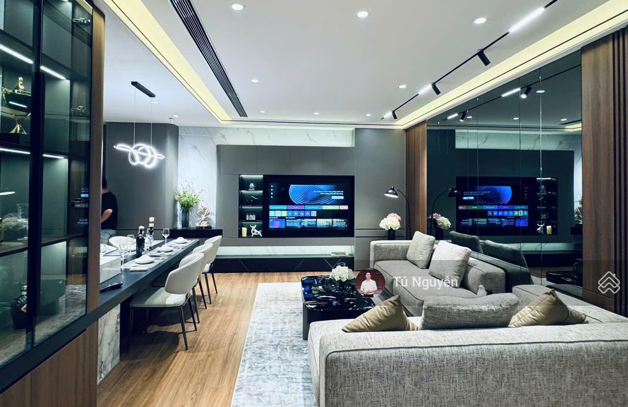 Chính chủ bán căn 2 phòng ngủ 80m2 183 Hoàng Văn Thái. Giá 6 tỷ