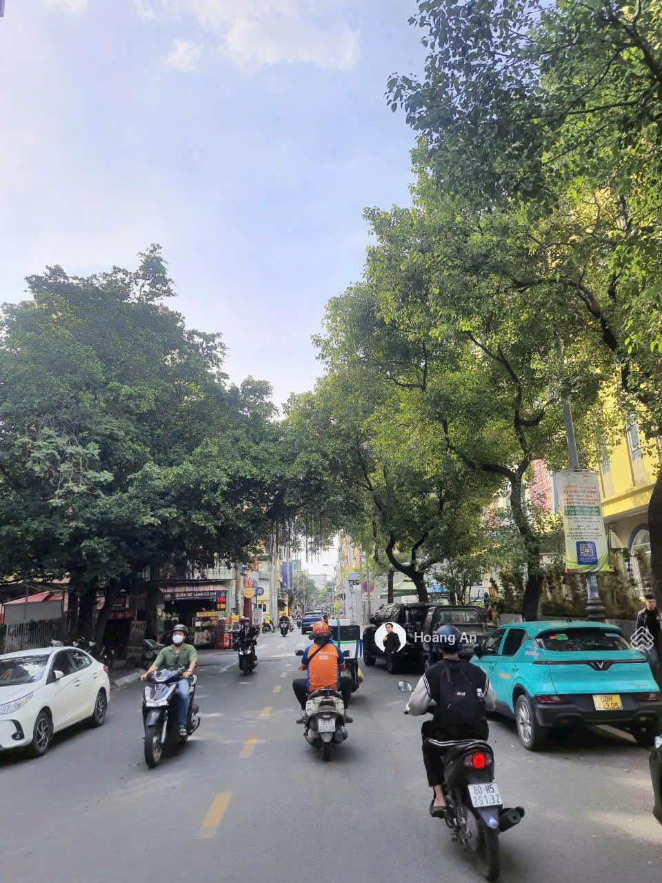 Siêu ngon! Mặt tiền Nguyễn Trọng Tuyển, P1 - (4 x 16m) vuông vức - KC: 5 tầng kiên cố - Chỉ 18 tỷ