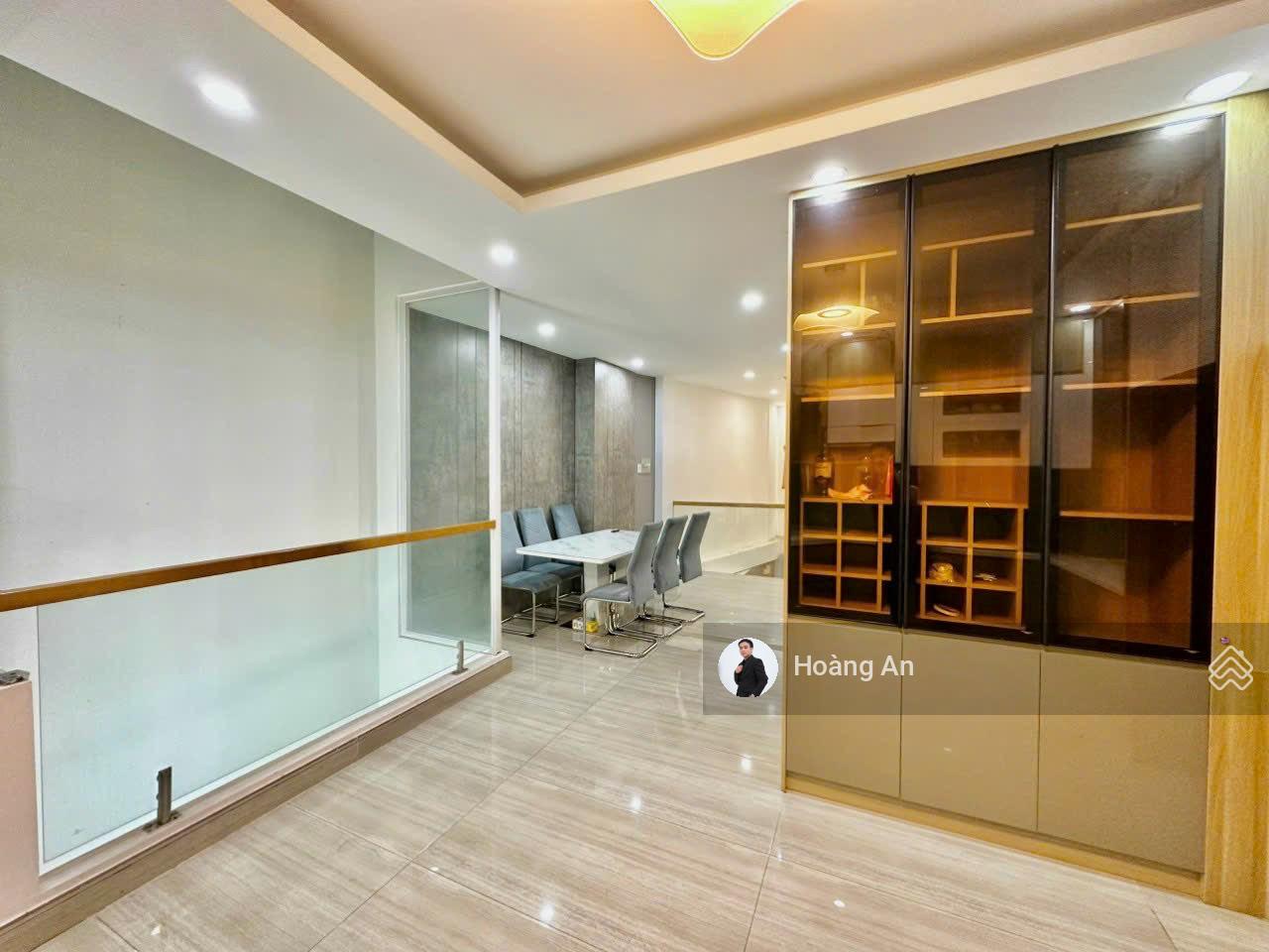 Siêu ngon! Mặt tiền Nguyễn Trọng Tuyển, P1 - (4 x 16m) vuông vức - KC: 5 tầng kiên cố - Chỉ 18 tỷ Siêu ngon! Mặt tiền Nguyễn Trọng Tuyển, P1 - (4 x 16m) vuông vức - KC: 5 tầng kiên cố - Chỉ 18 tỷ