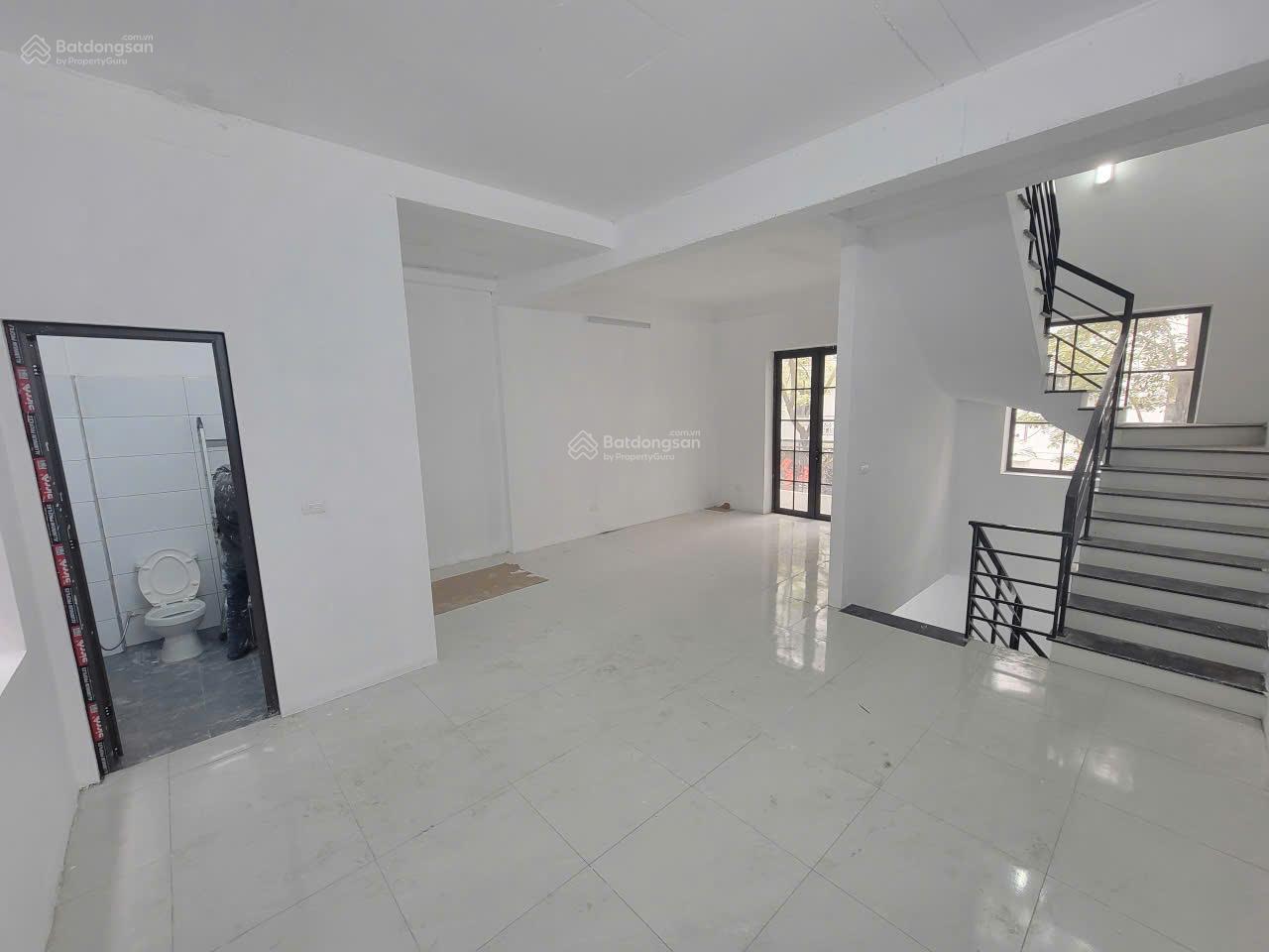 Cho thuê LK KĐT ĐẠI KIM - HOÀNG MAI, 80m2 x 5 Tầng, MT: 6m. Thông sàn, Đủ ĐH, NL,... Nhà mới 100%.