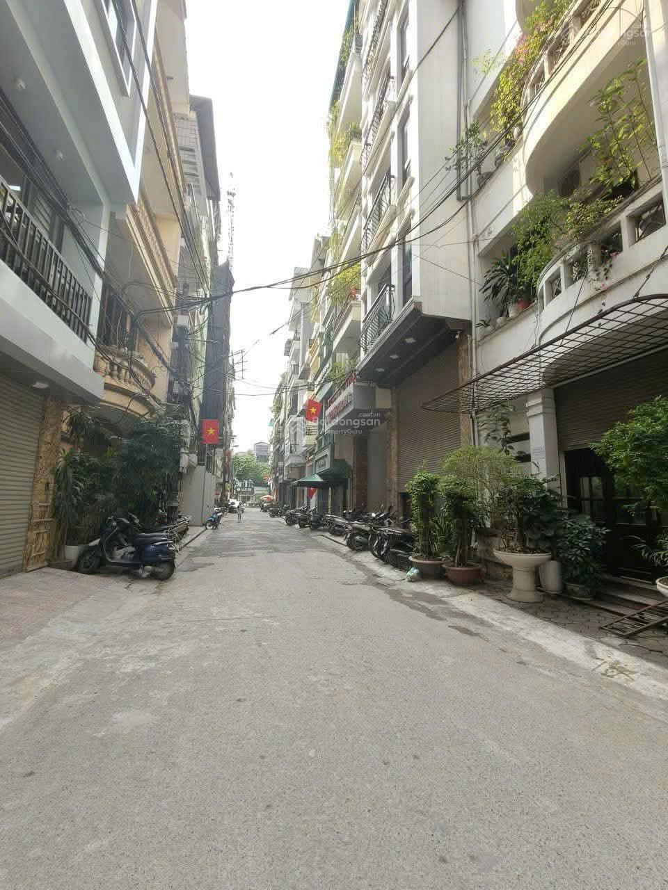 Bán nhà phố Văn Cao - 65m2 nhà 5 tầng thang máy - 10m ra đường ô tô tránh - hai thoáng - sát hồ tây