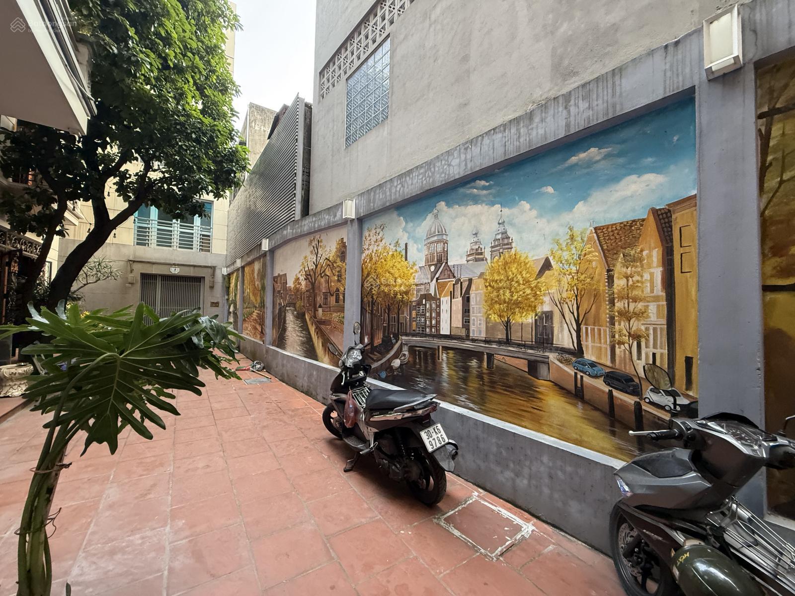 Chinh chủ bán nhà toà nhà 7 tầng thang máy phố Nghi Tàm - Âu Cơ 132m2 xây full đất MT 7m 2 thoáng