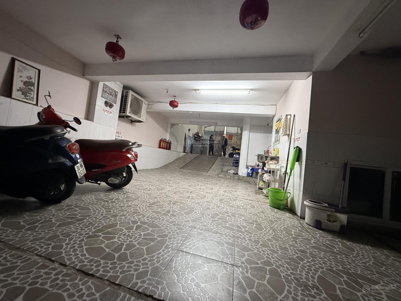 Chinh chủ bán nhà toà nhà 7 tầng thang máy phố Nghi Tàm - Âu Cơ 132m2 xây full đất MT 7m 2 thoáng