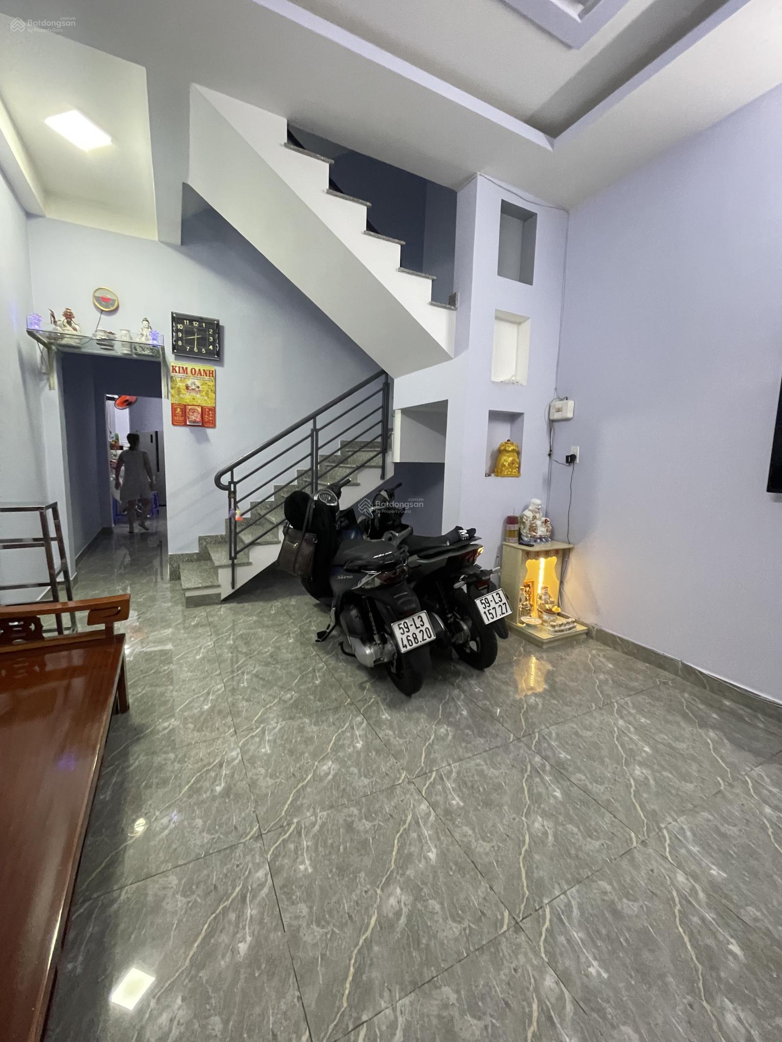 Bán nhà hẻm ba gác, gần ngay KDC Gia Hoà, DT: 4x16m, 2 lầu sổ hồng riêng