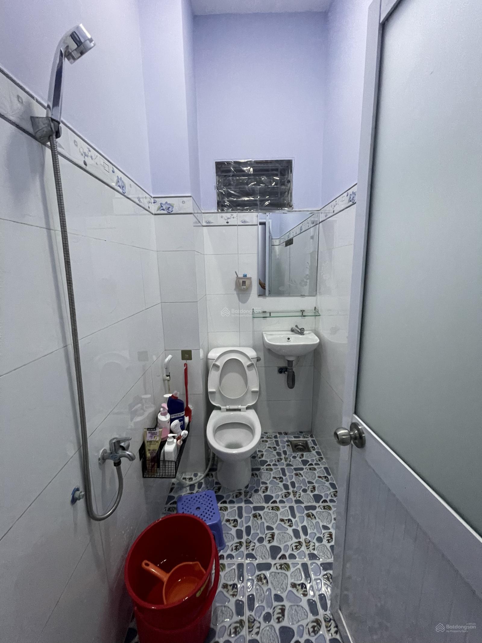 Bán nhà hẻm ba gác, gần ngay KDC Gia Hoà, DT: 4x16m, 2 lầu sổ hồng riêng