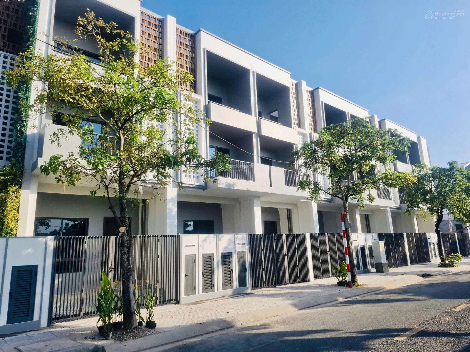 Nhà phố Meadow compound - 105m2/235m2 bàn giao sẵn - trả tới 2029 - giá 11ty