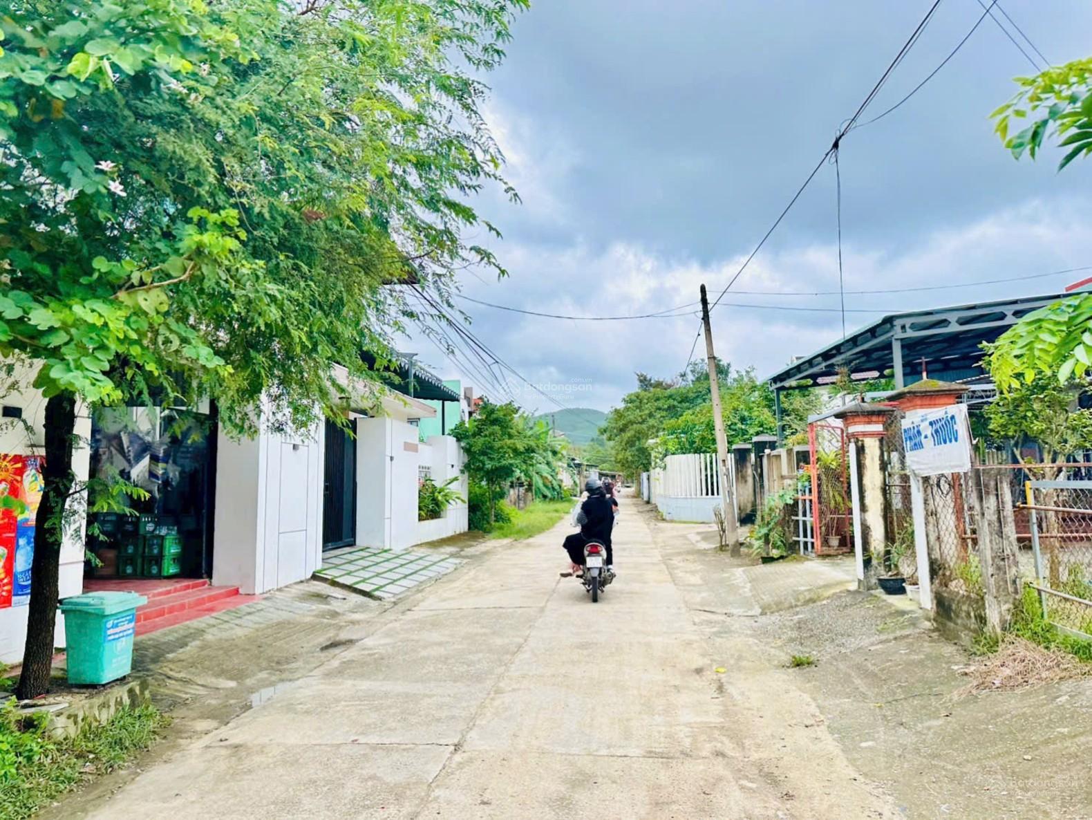 Bán lô đất nhà vườn DT 214m² sau chợ Đại Hiệp giá chỉ 8xx triệu