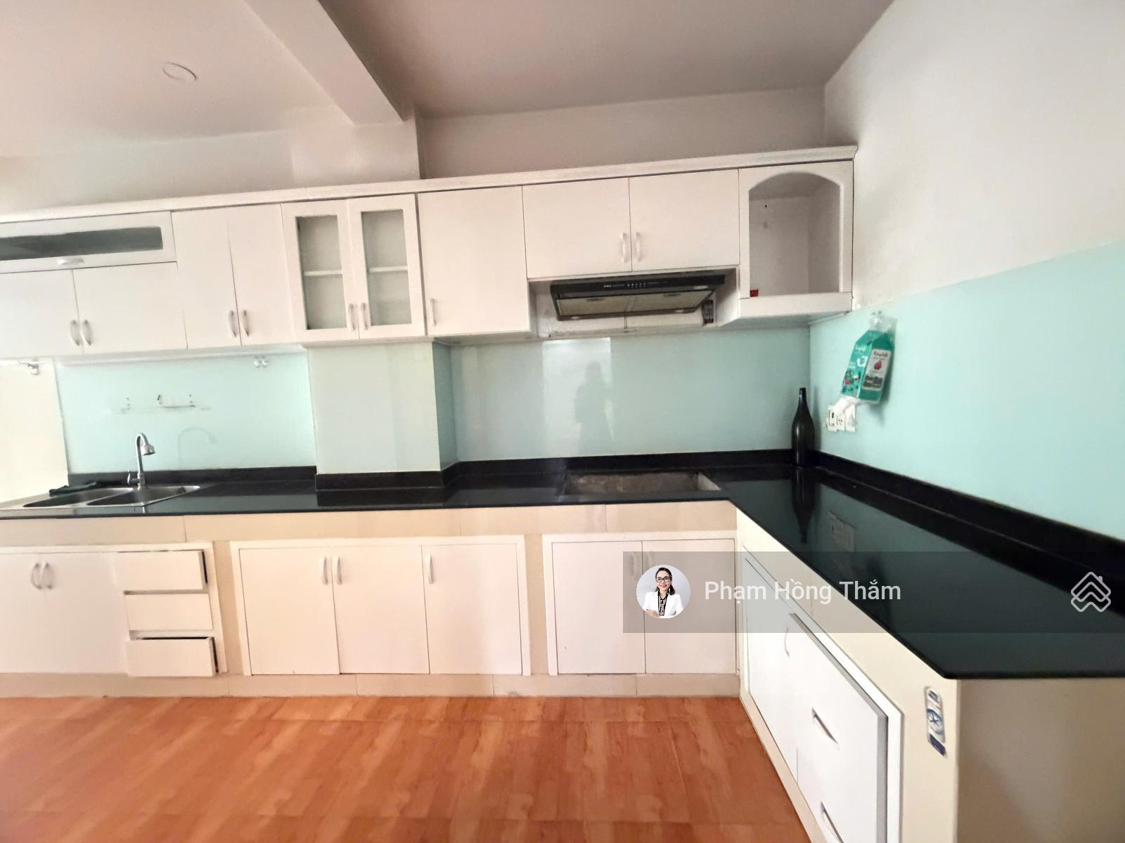 Bán căn hộ CC Mỹ Thuận, giá 3,3 tỷ, 107m2, 2PN, 2WC, nhà trống, sổ hồng, hỗ trợ vay. LH 0933 888 ***