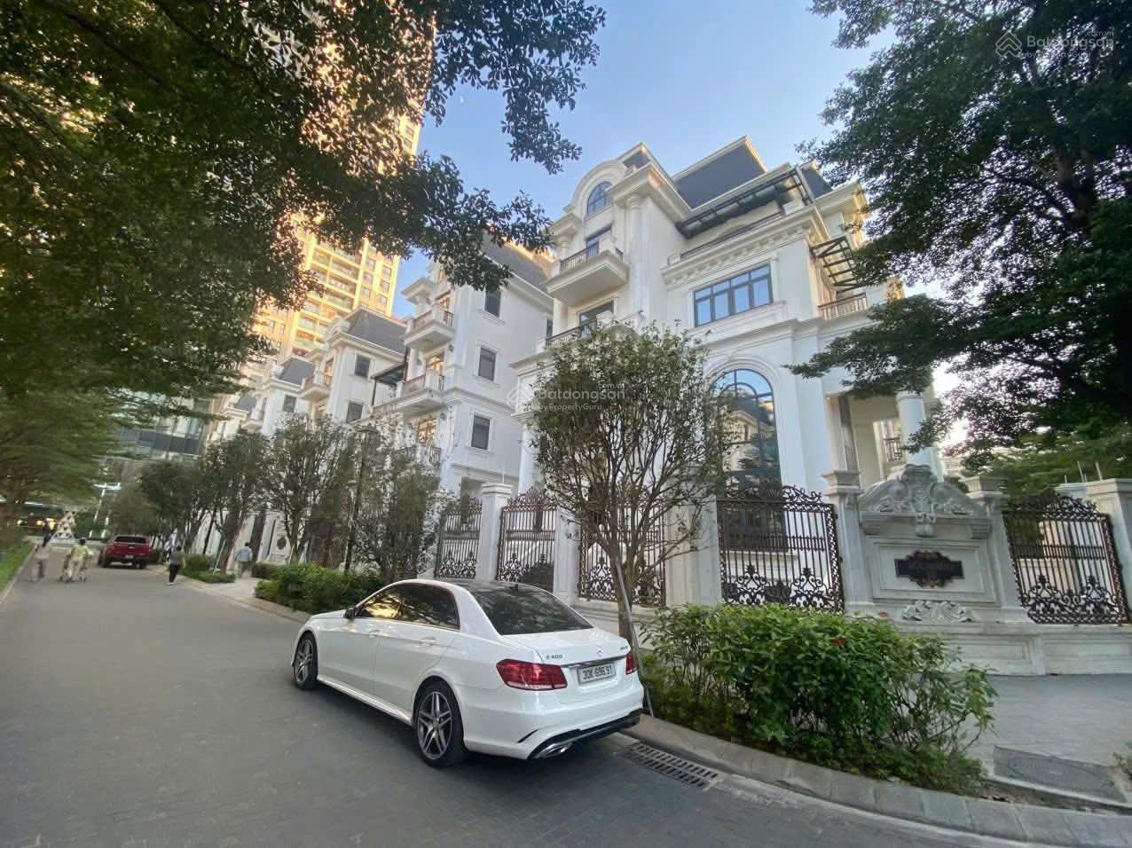 Bán biệt thự đơn lập lô góc The Zei Mỹ đình, Từ Liêm: 265m2. MT: 15m. 5 tầng siêu đẹp. 105 tỷ TL