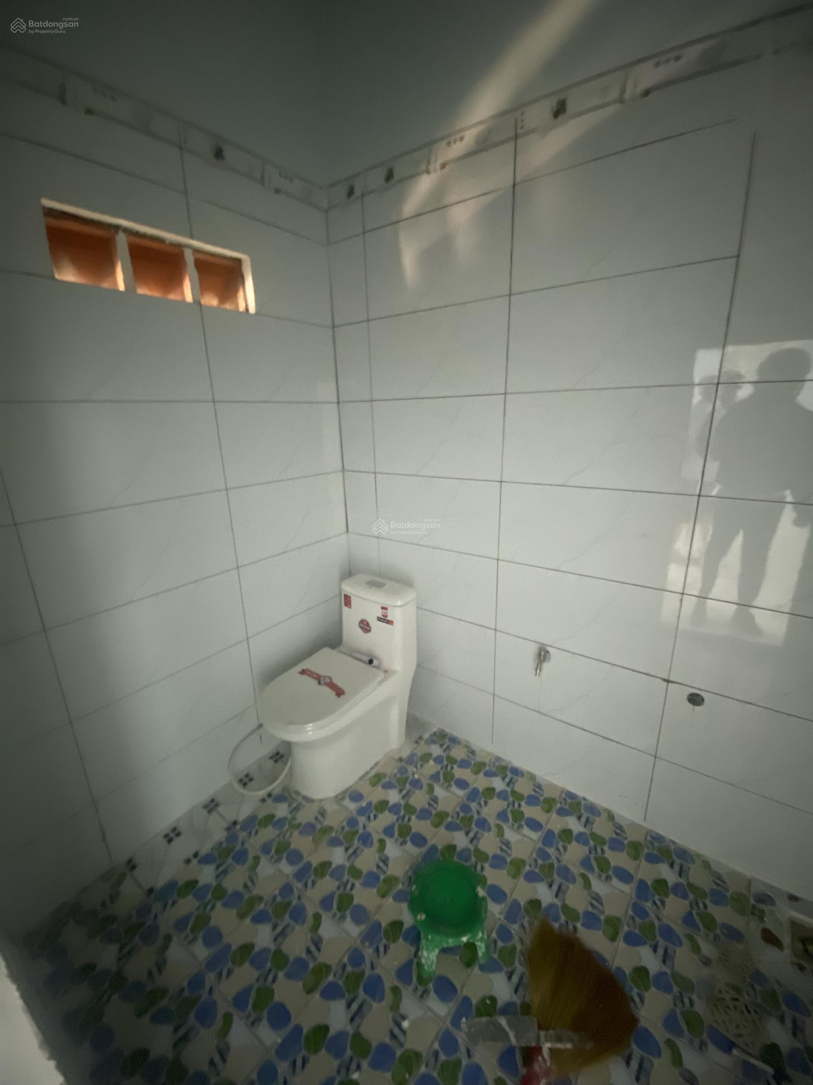 Nhà trệt (4.5m x 20m) 2 phòng ngủ mới xây Trường Lưu gần chợ Long Trường Nhà trệt (4.5m x 20m) 2 phòng ngủ mới xây Trường Lưu gần chợ Long Trường