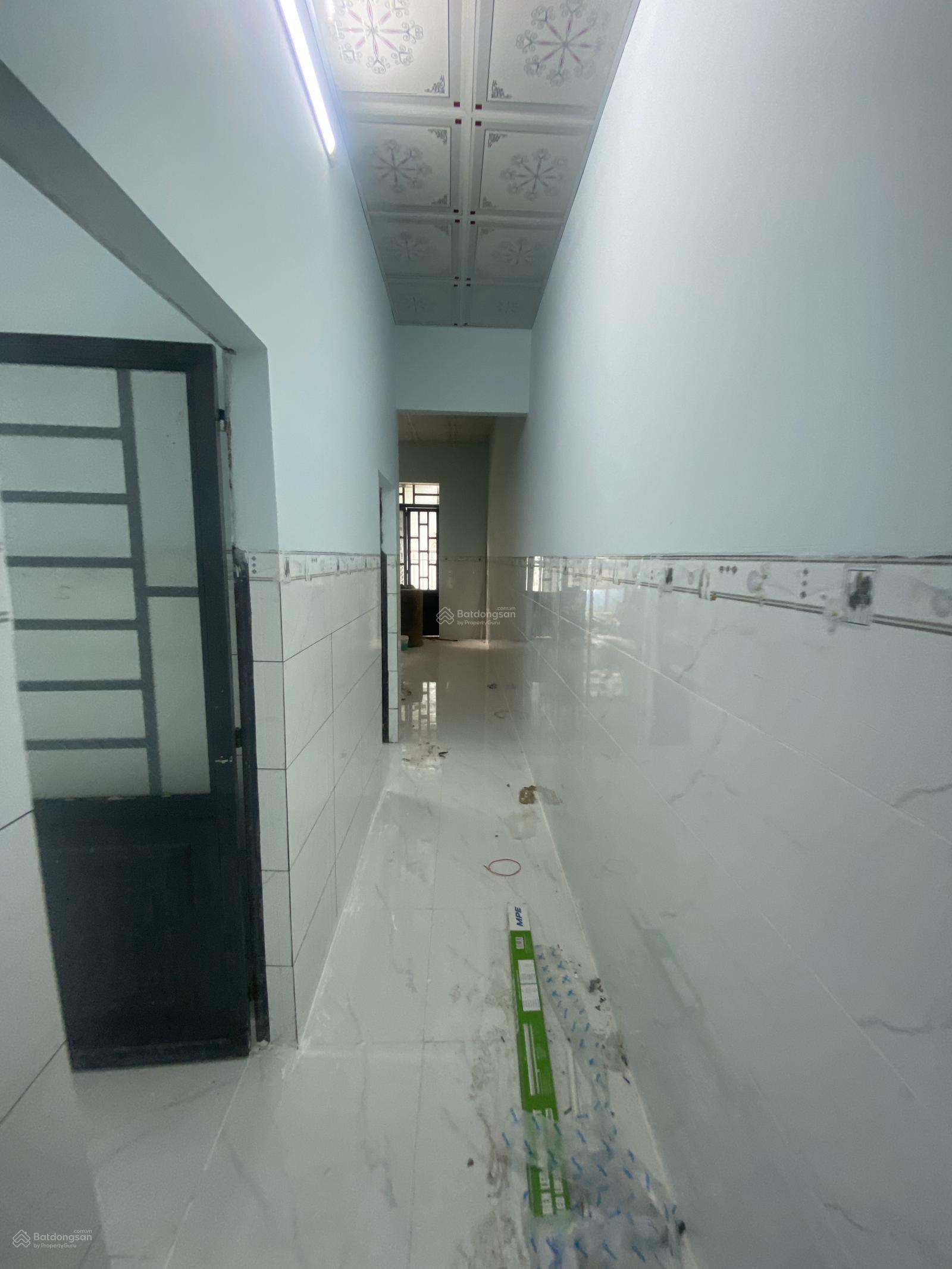 Nhà trệt (4.5m x 20m) 2 phòng ngủ mới xây Trường Lưu gần chợ Long Trường Nhà trệt (4.5m x 20m) 2 phòng ngủ mới xây Trường Lưu gần chợ Long Trường