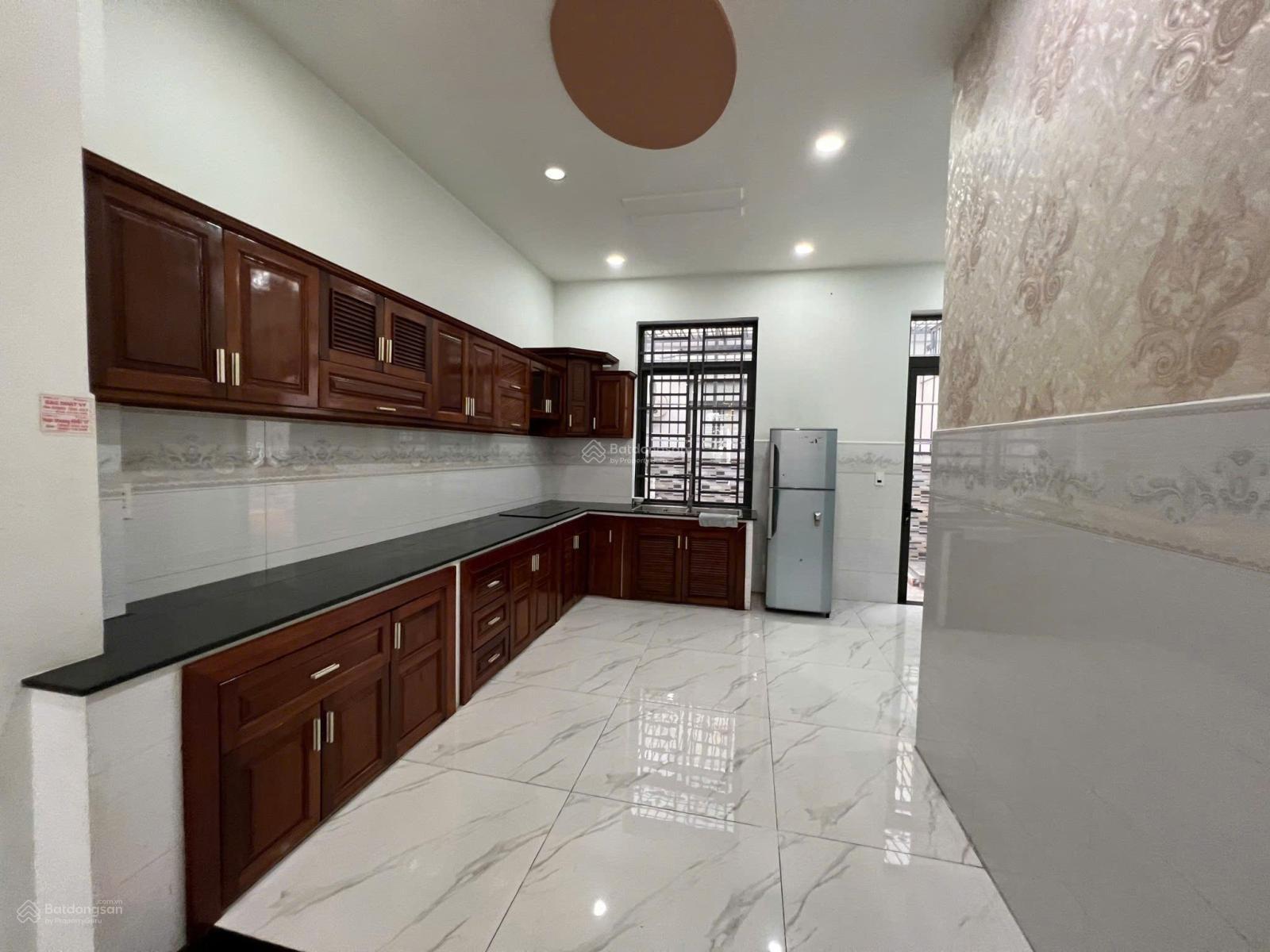 Nhà phố full nội thất sẵn giá 26 triệu 4PN - 5WC view trực diện công viên xanh. Giá rẻ vào ở ngay Nhà phố full nội thất sẵn giá 26 triệu 4PN - 5WC view trực diện công viên xanh. Giá rẻ vào ở ngay