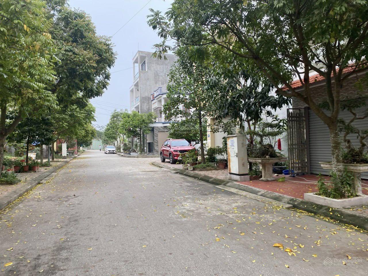 Cần bán lô đất mặt bãi đỗ xe TDC Tràng Cát 83,93m2 giá chỉ 46,5tr/m2