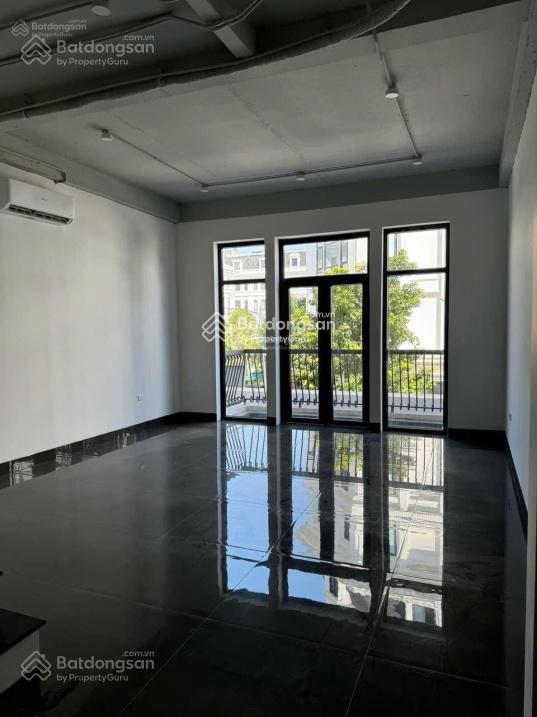 CHO THUÊ NHÀ LIỀN KỀ LOUIS CITY HOÀNG MAI, 5 TẦNG X 100M2 HOÀN THIỆN, ĐIỀU HÒA, 35TR/ THÁNG