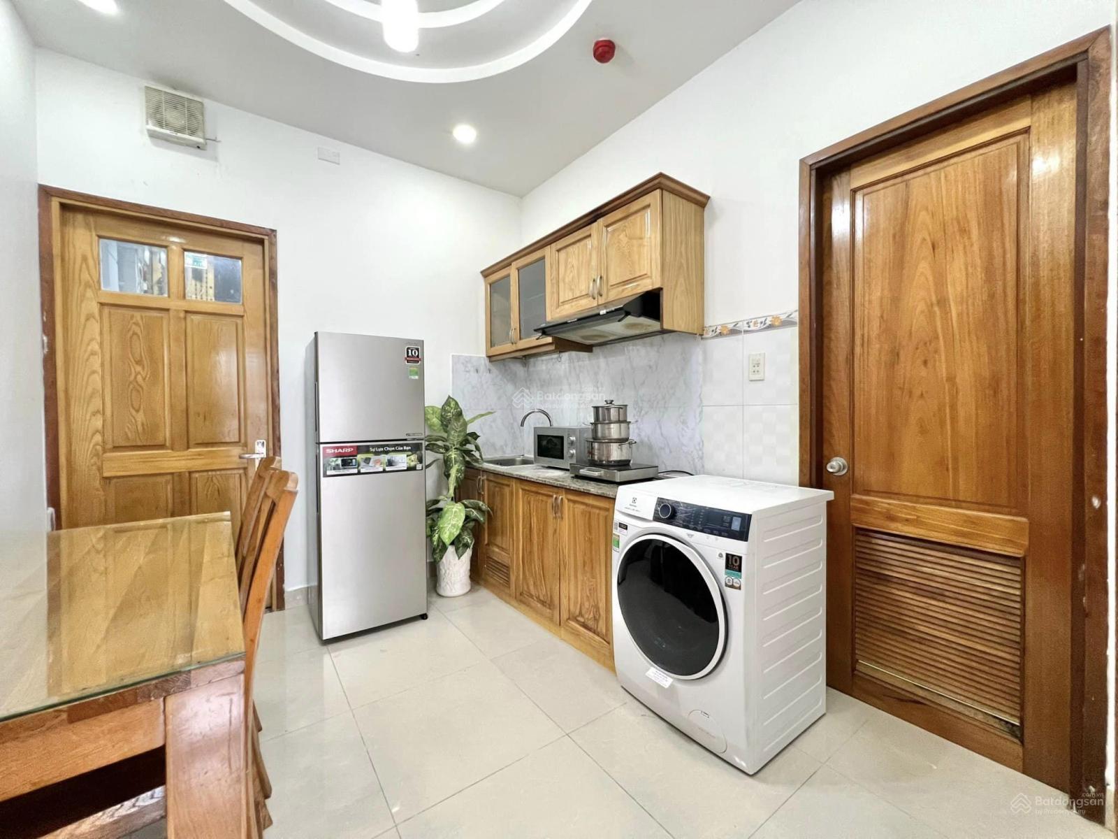 Căn hộ ban công 1 phòng ngủ riêng ngay nhà thờ Ba Chuông, chợ Phạm Văn Hai