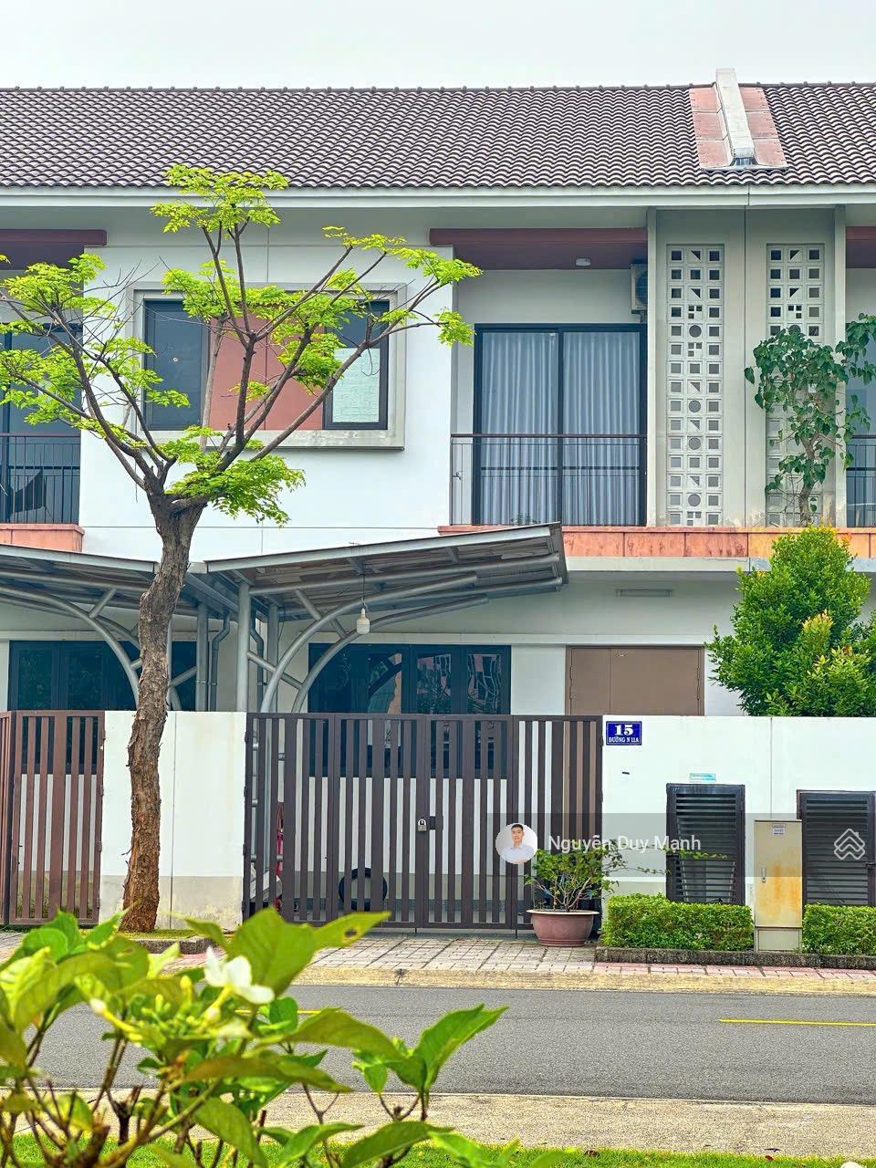 Nhà phố 2 tầng 5x20m tại KĐT Sun Casa Central - đường Dân Chủ KCN Vsip 2 từ 2.8 tỷ sổ hồng sẵn Nhà phố 2 tầng 5x20m tại KĐT Sun Casa Central - đường Dân Chủ KCN Vsip 2 từ 2.8 tỷ sổ hồng sẵn