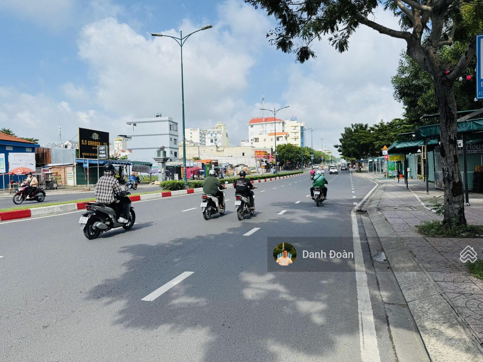 Bán gấp đất MT Lê Văn Việt - Xây 1 hầm 4 tầng ST|5x21|Trục thương hiệu rộng 30m|Kinh doanh ngày/đêm