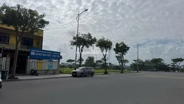Bán cặp đất biệt thự sát sông DT 500m2/2 lô, ngang 10m, trục đường lớn Bùi Tá Hán